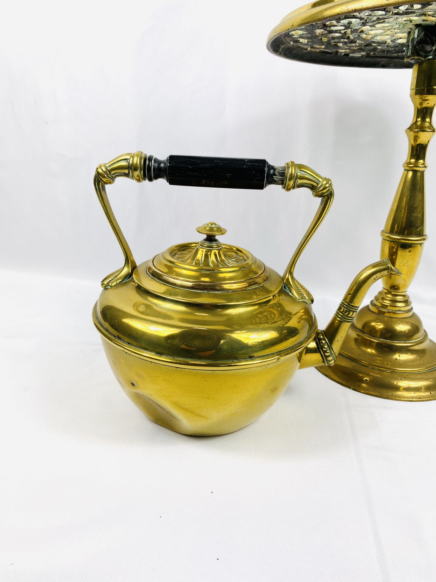Brass kettle stand with brass kettle - Image 2 of 5