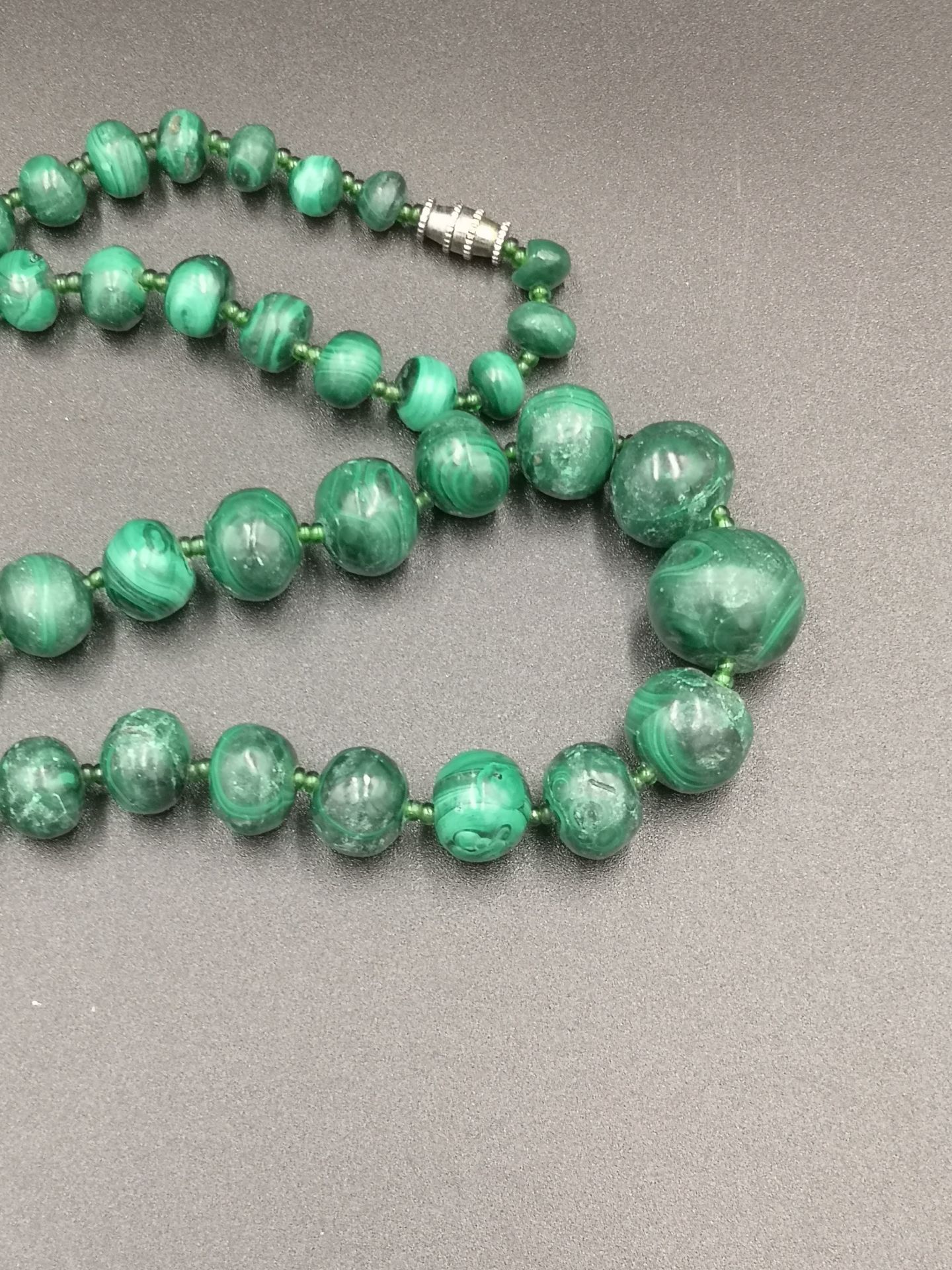 Malachite necklace together with an onyx necklace - Image 5 of 6