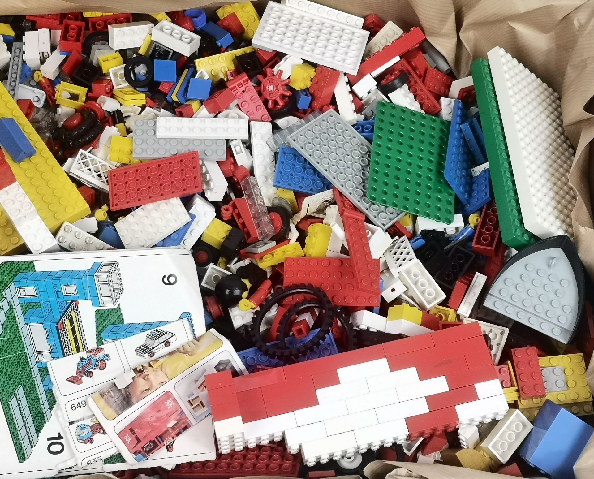 Quantity of Lego - Image 3 of 3