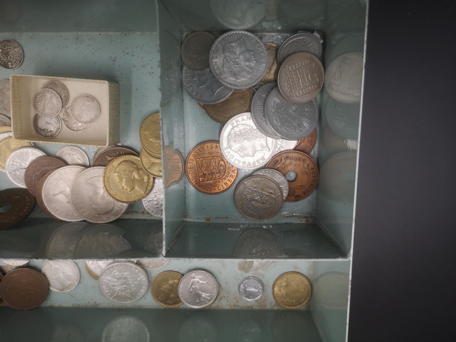 Quantity of coins - Image 4 of 4