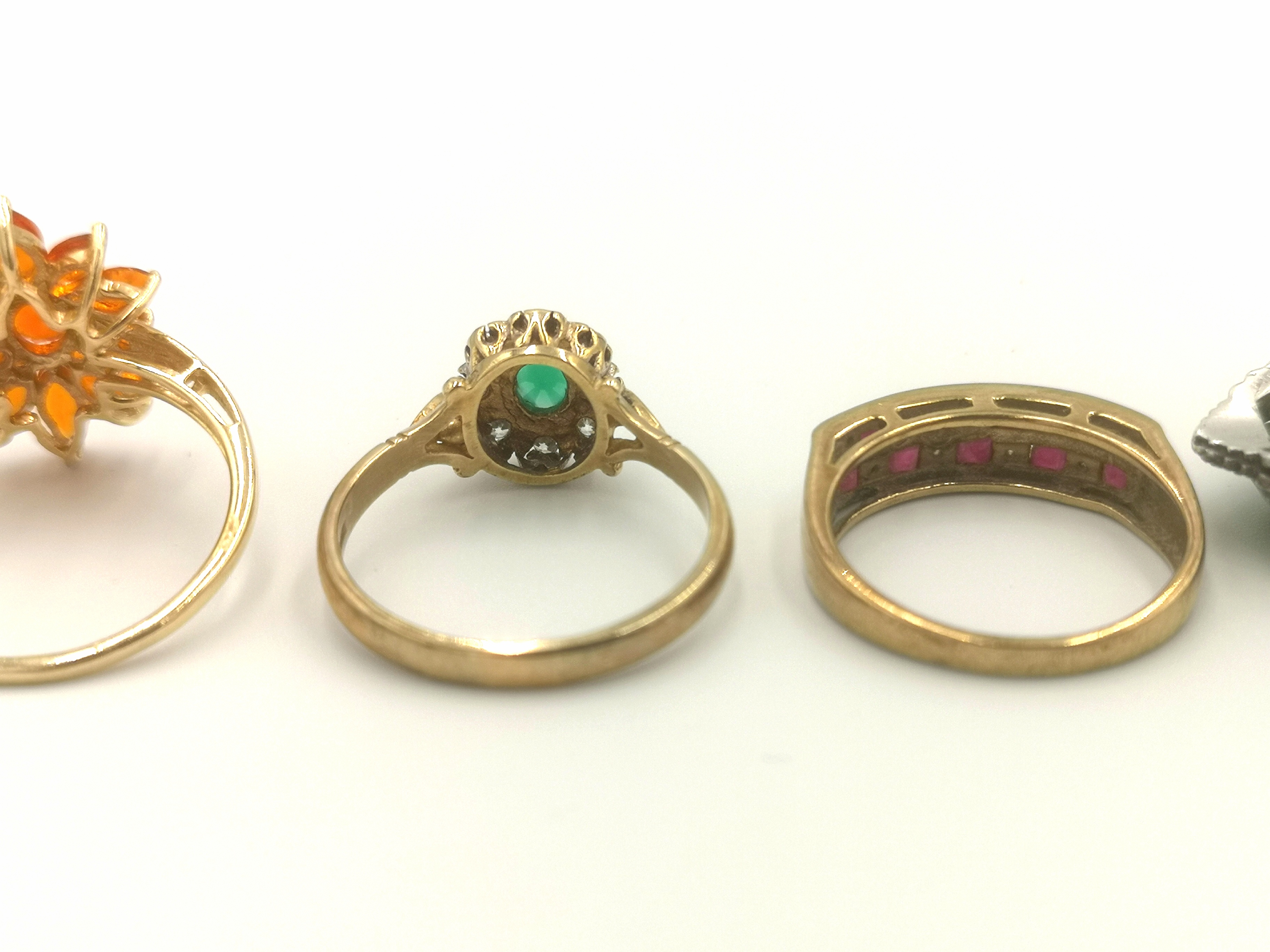 Six 9ct gold rings - Image 5 of 6