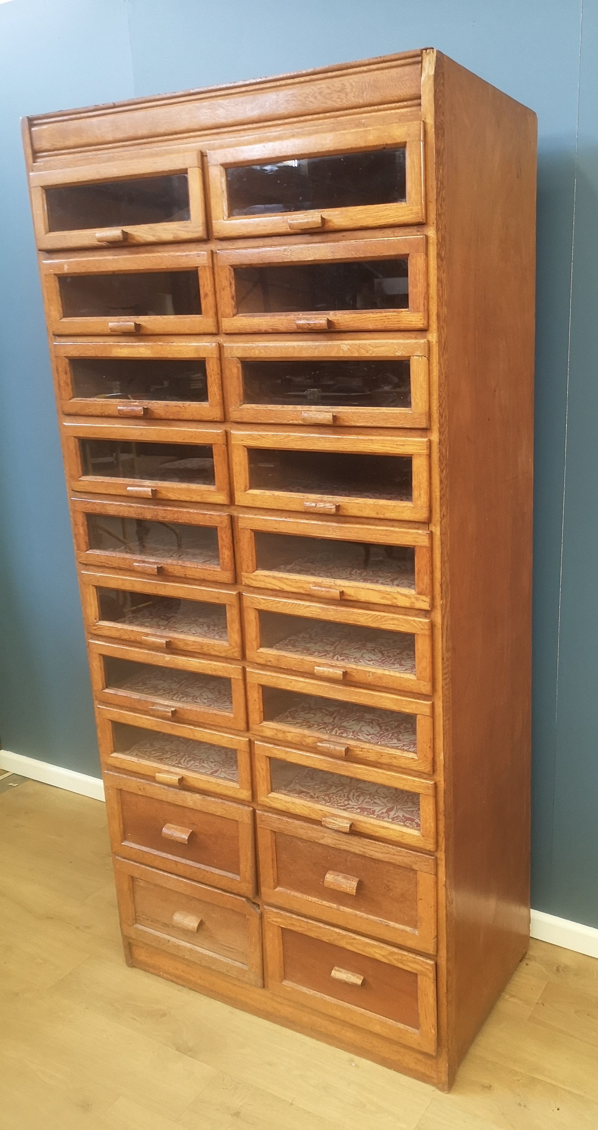 Oak haberdasher's display drawers - Image 3 of 4