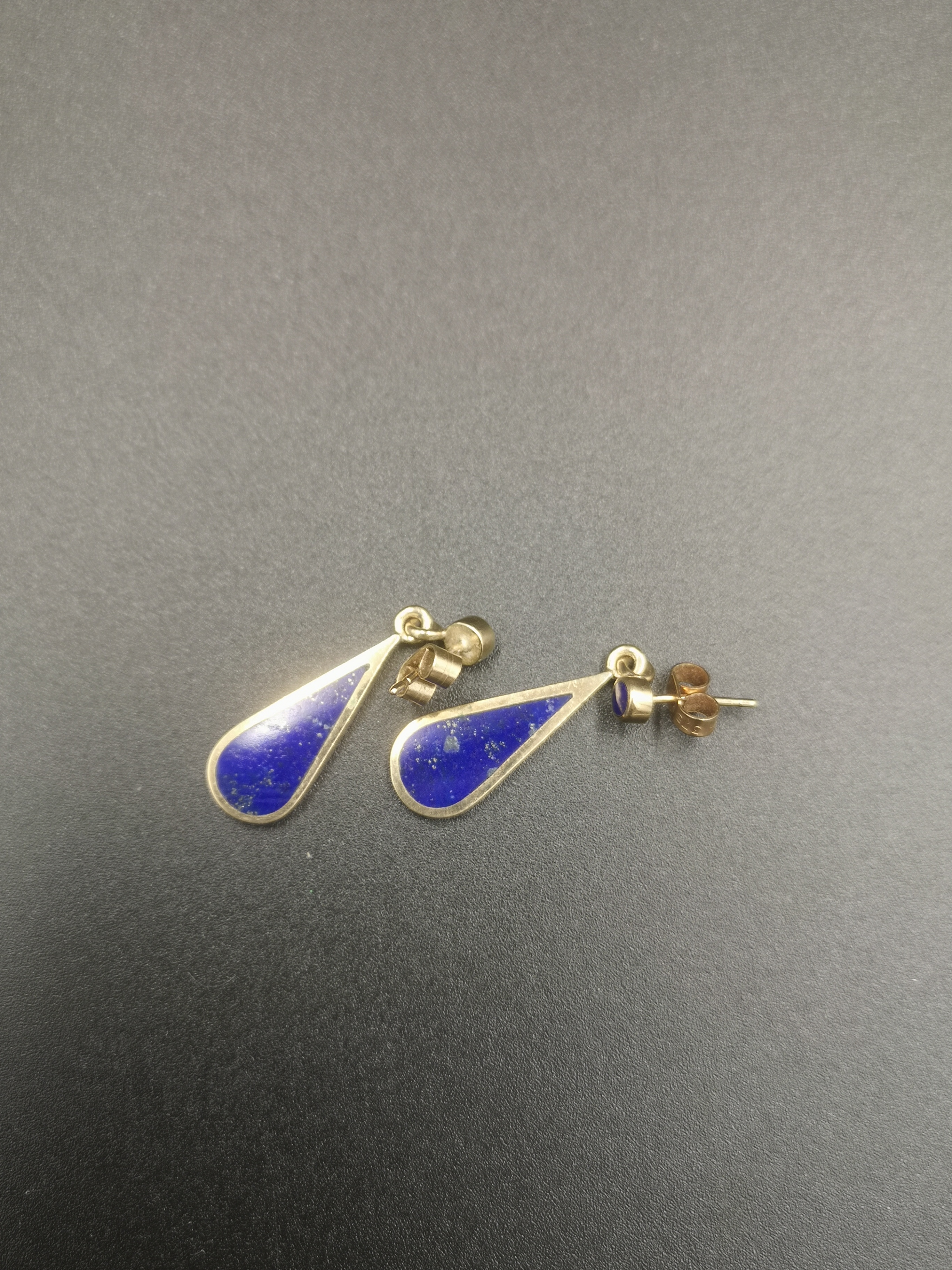 pair of 9ct gold drop earrings - Image 3 of 5