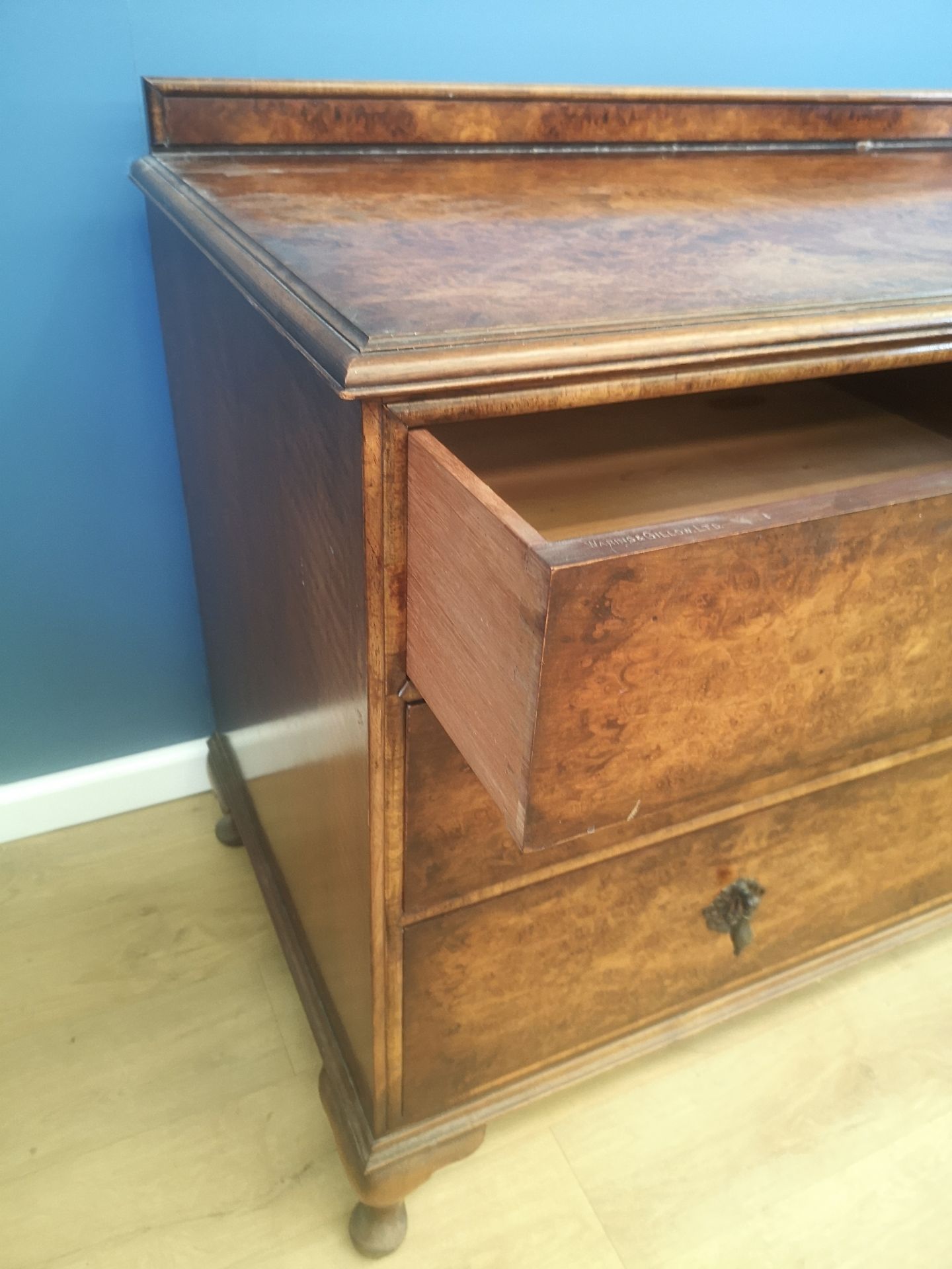 Waring & Gillow walnut chest of drawers - Image 3 of 6