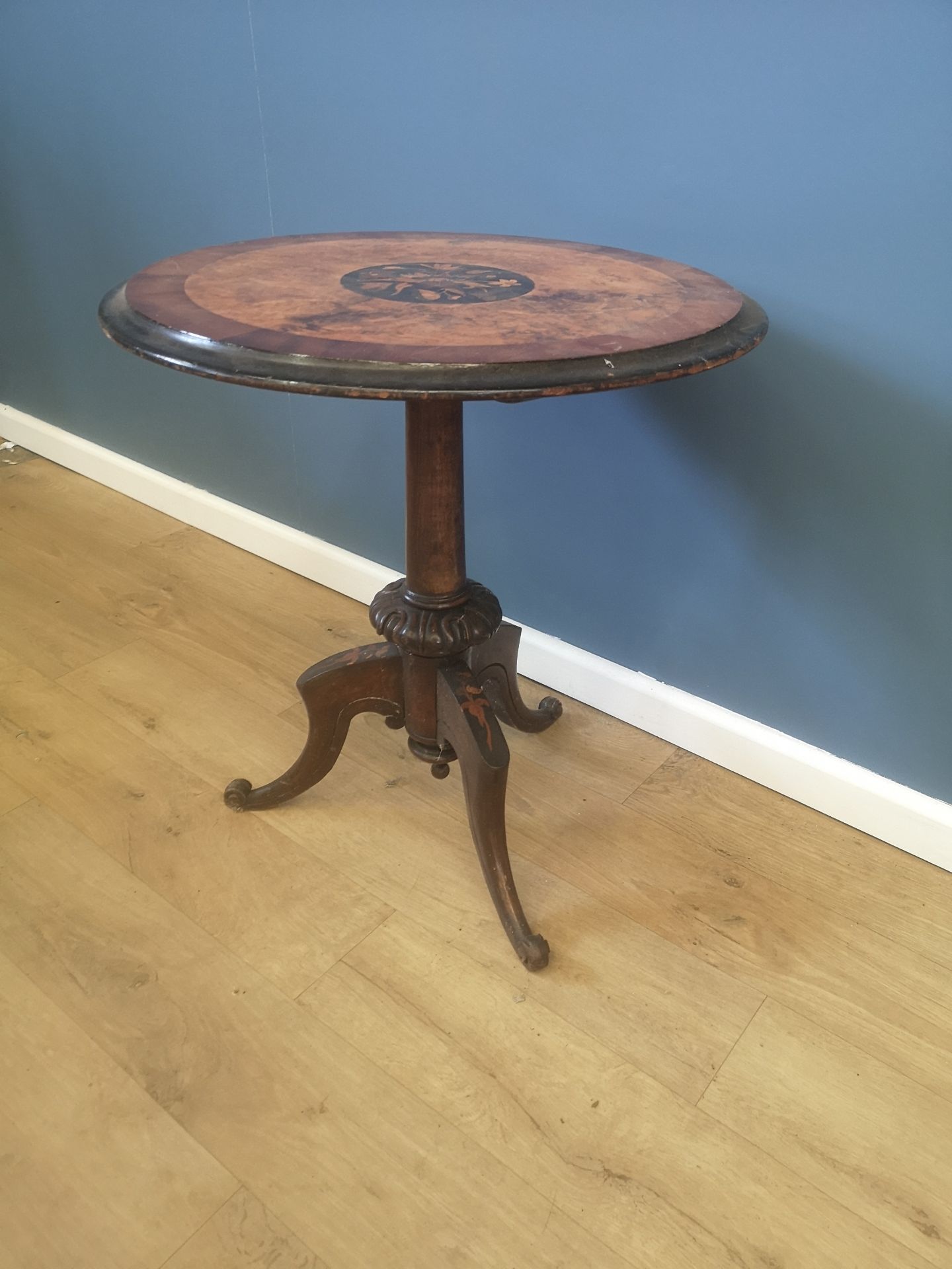 19th century circular display table - Image 3 of 4