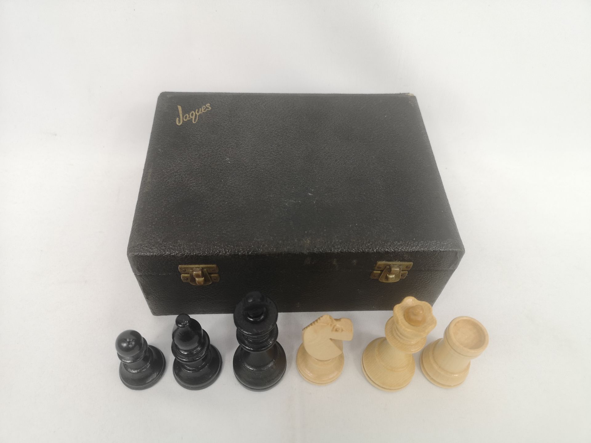 Ebony and boxwood chess set in Jaques box - Image 3 of 4