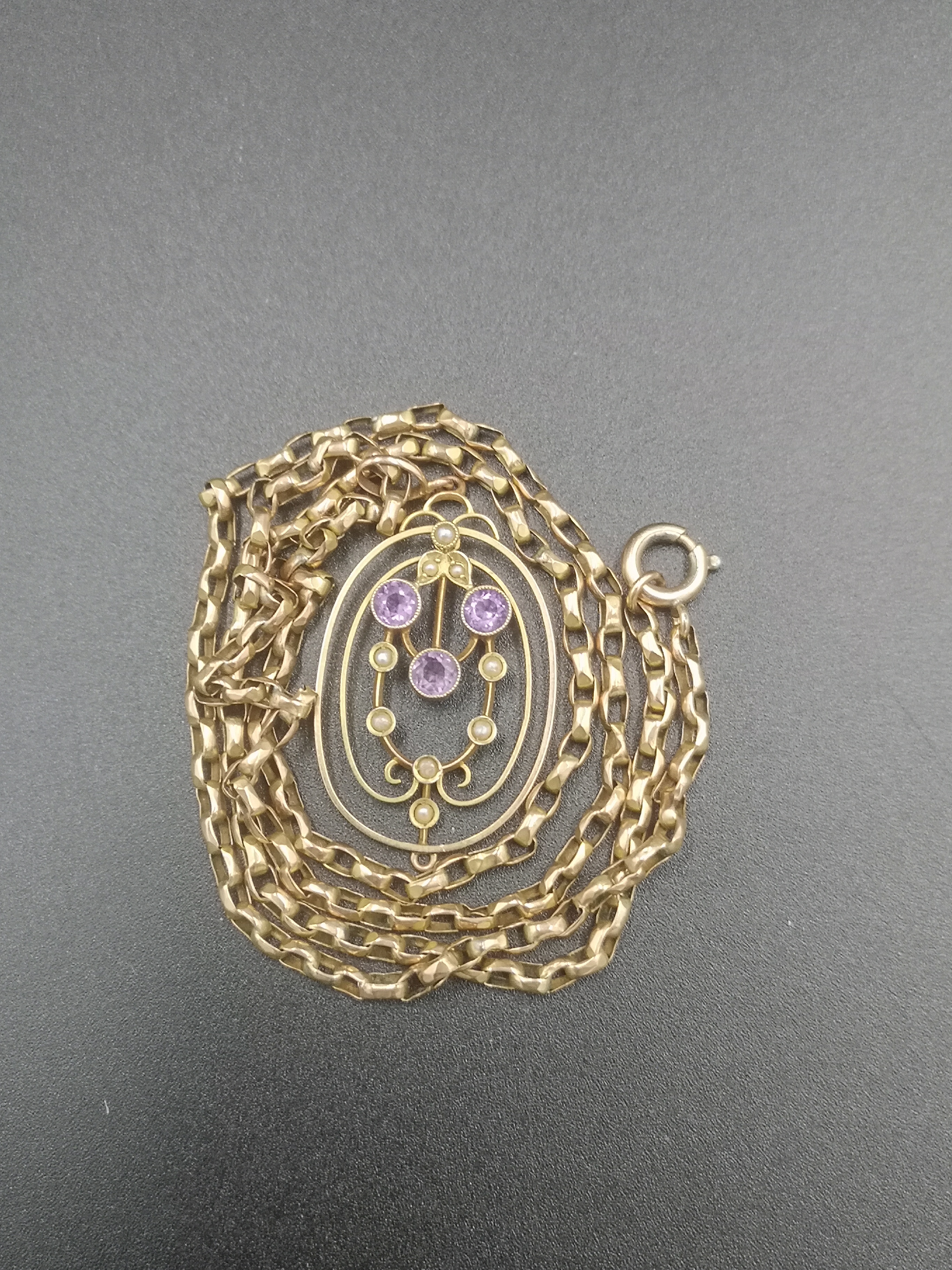 Yellow metal necklace with 9ct gold pendant - Image 3 of 5