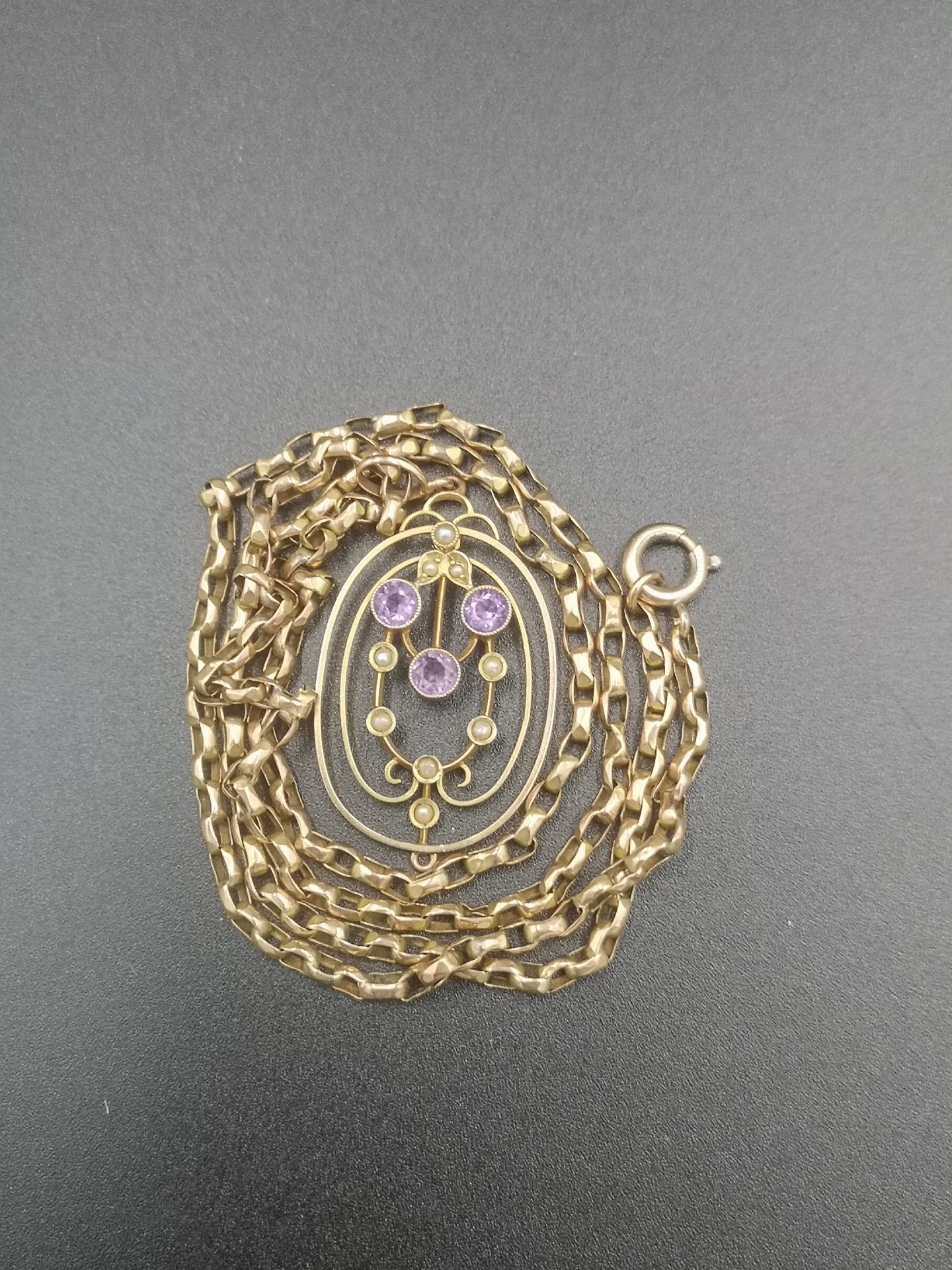 Yellow metal necklace with 9ct gold pendant - Image 3 of 5