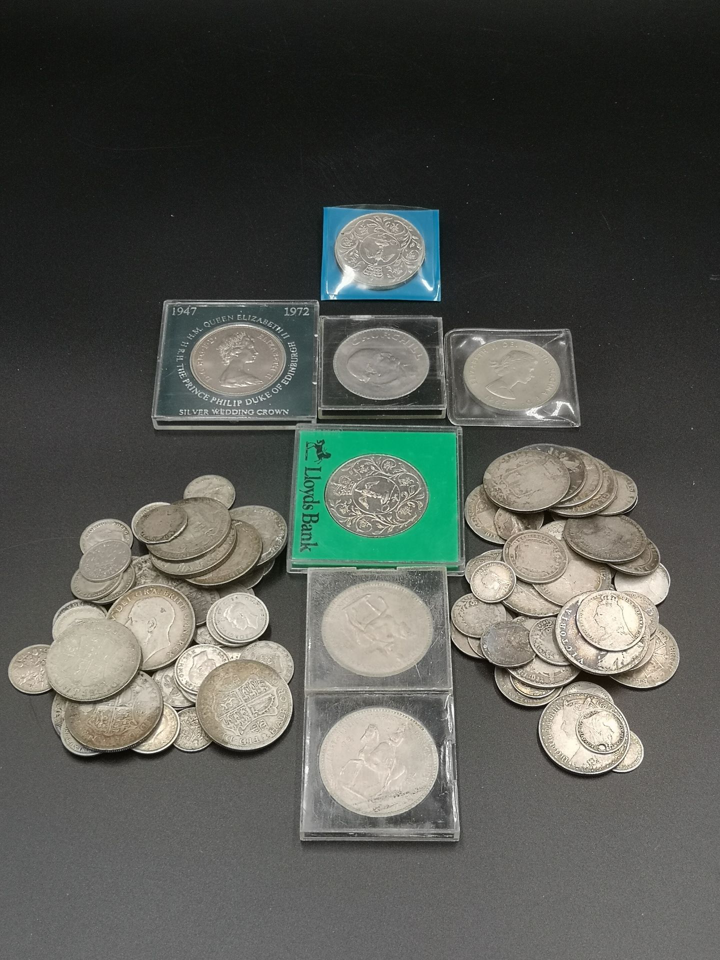 A collection of silver coins - Image 4 of 6