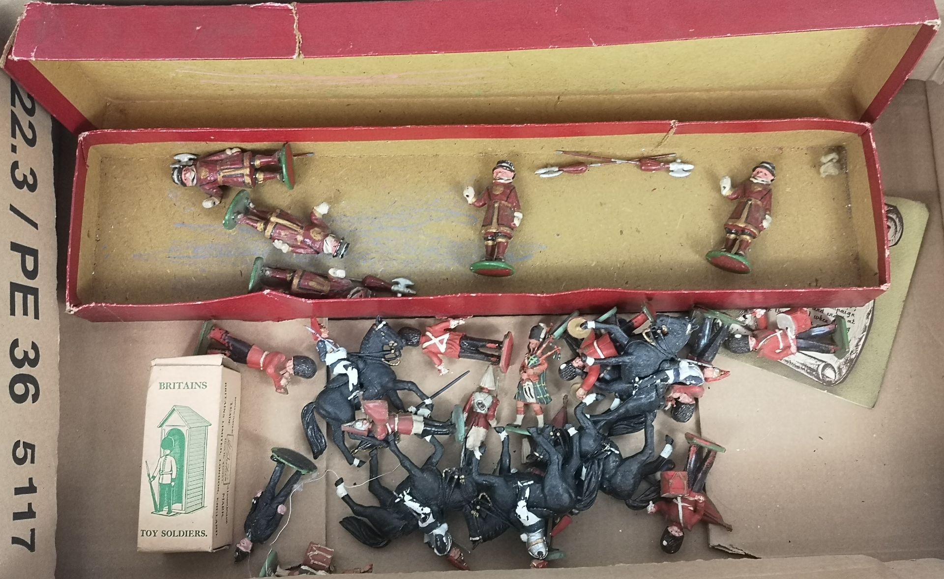 Quantity of metal and plastic toy soldiers - Bild 2 aus 6