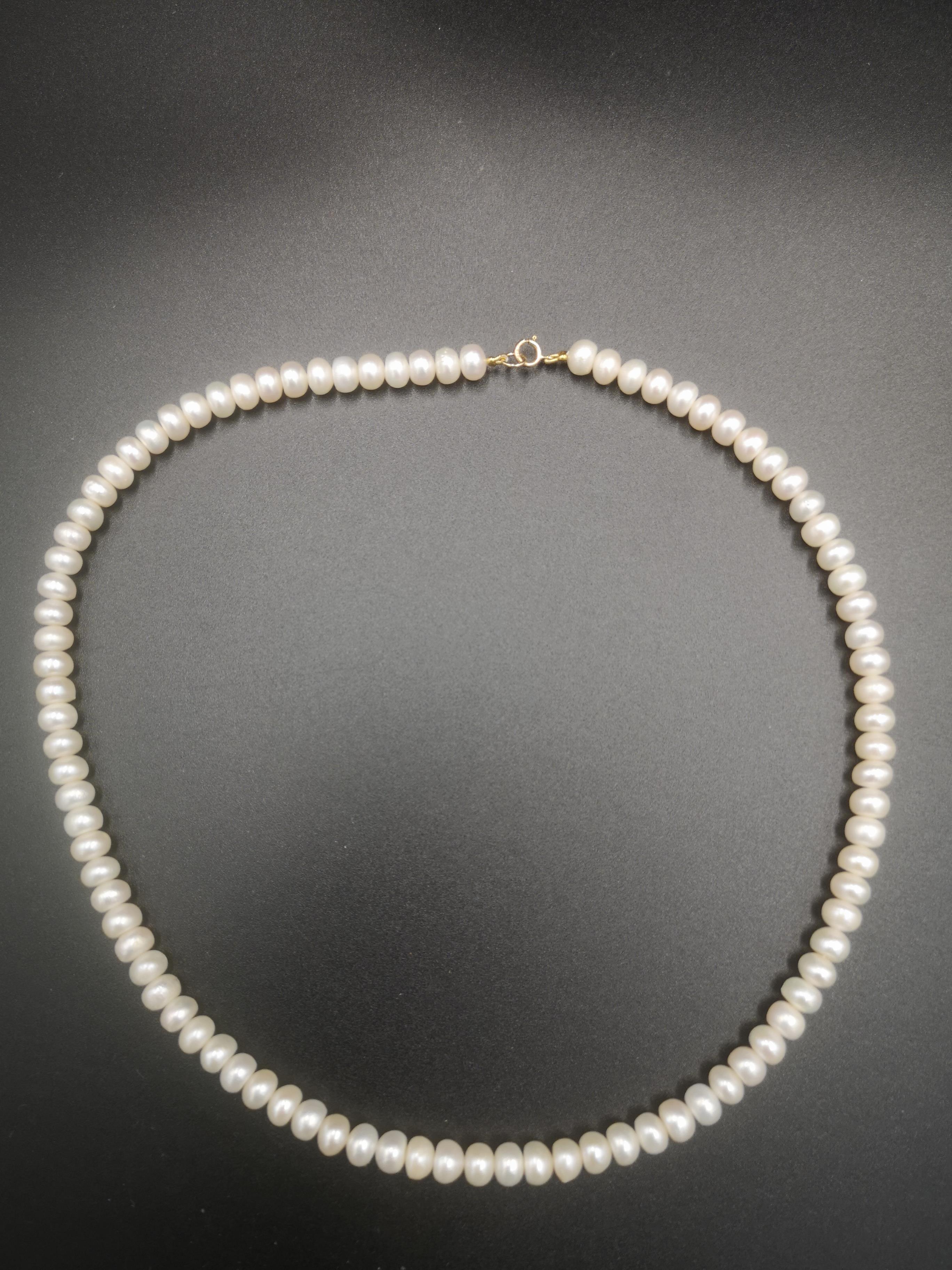 Pearl necklace with 9ct gold clasp