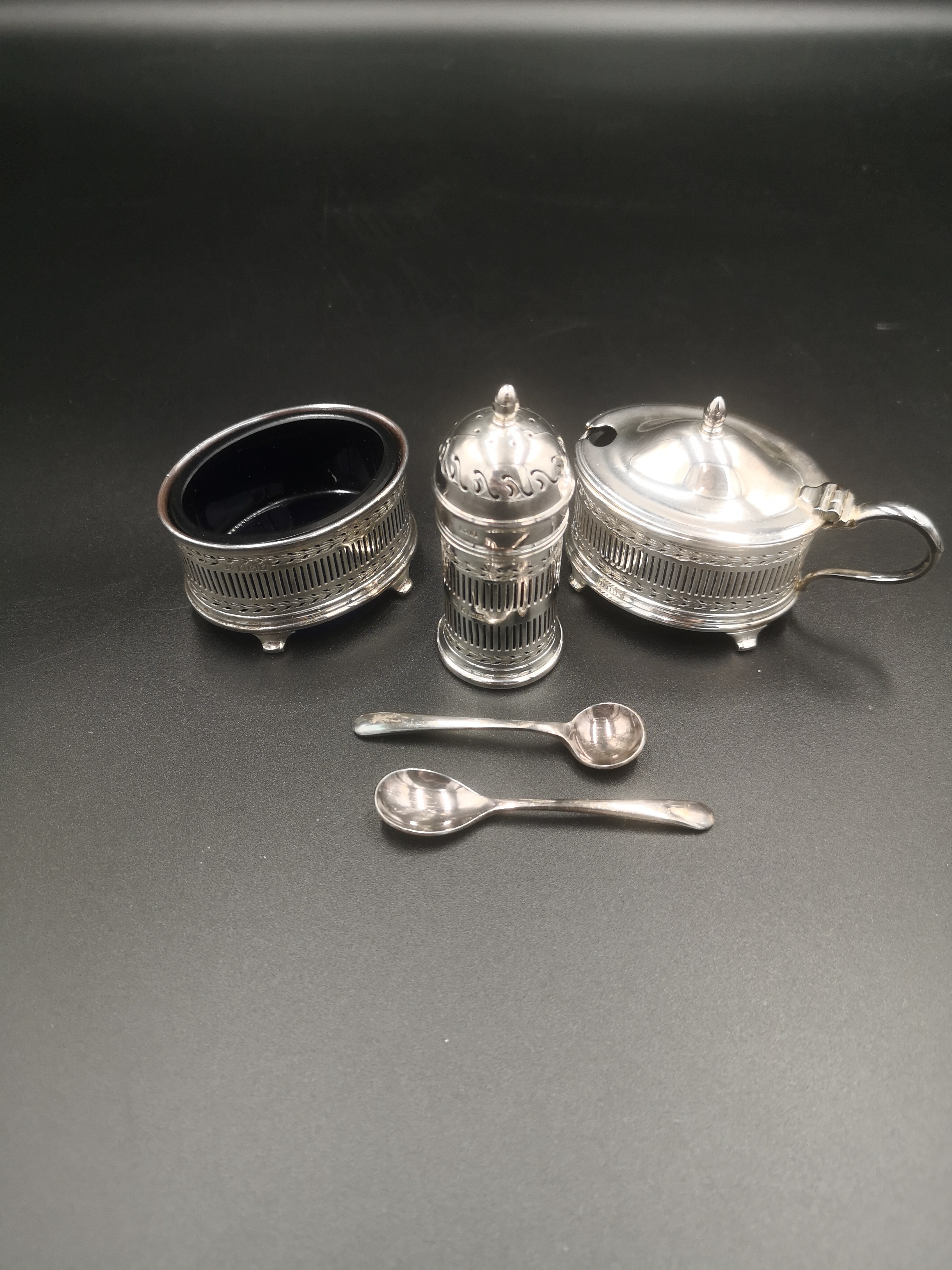 Silver three piece cruet - Image 2 of 7