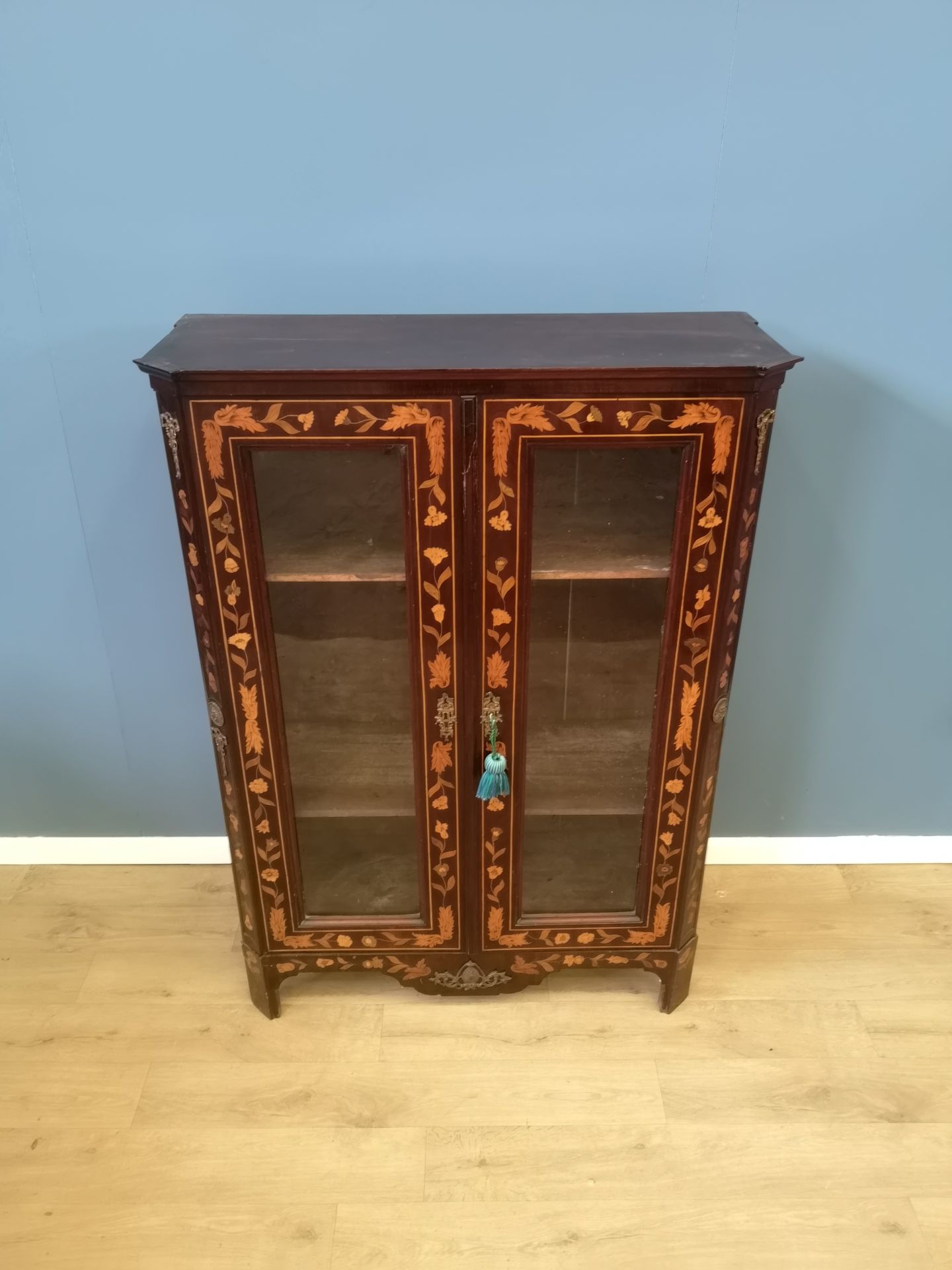 Mahogany glass fronted bookcase - Image 2 of 6