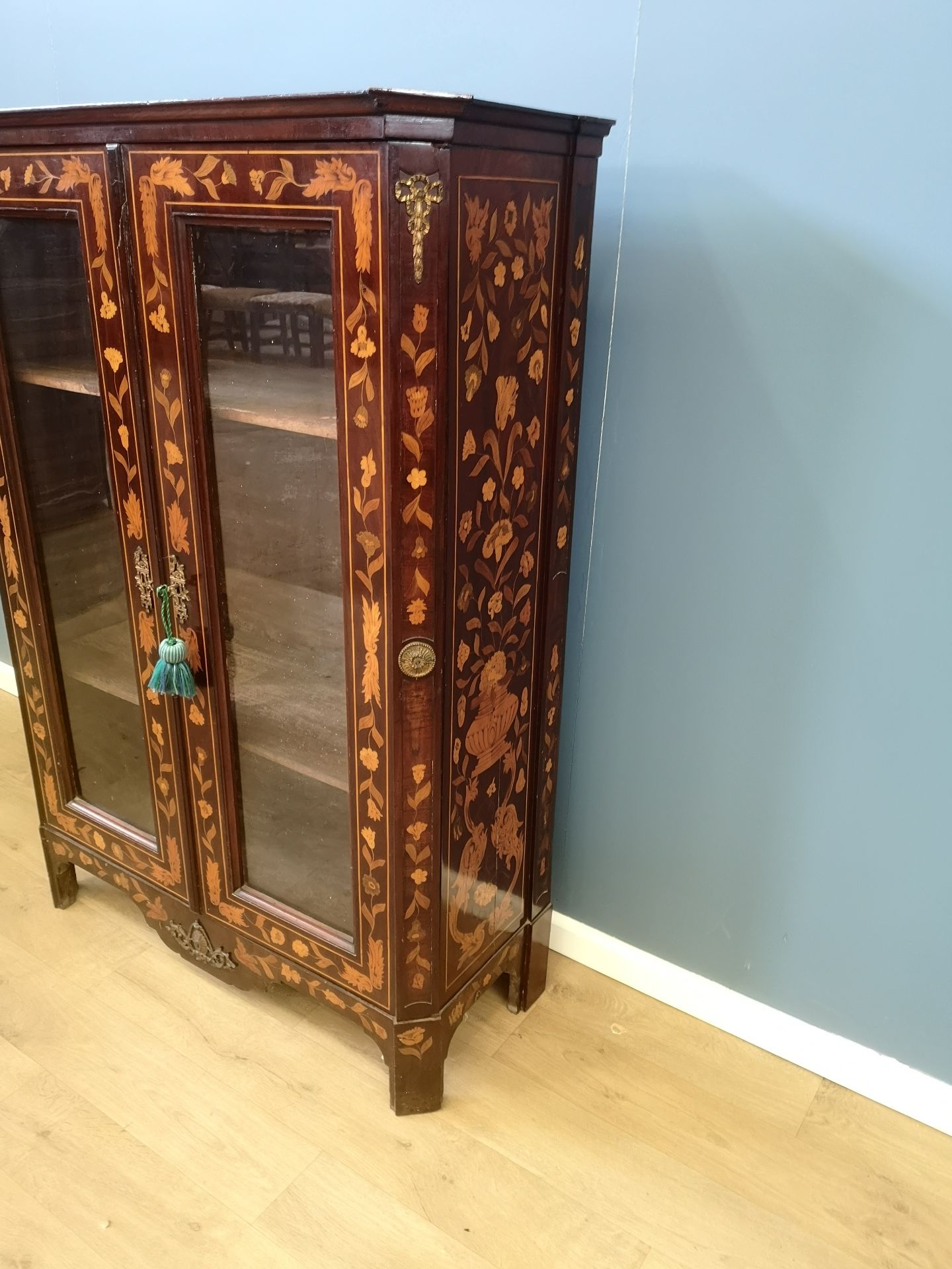 Mahogany glass fronted bookcase - Image 4 of 6