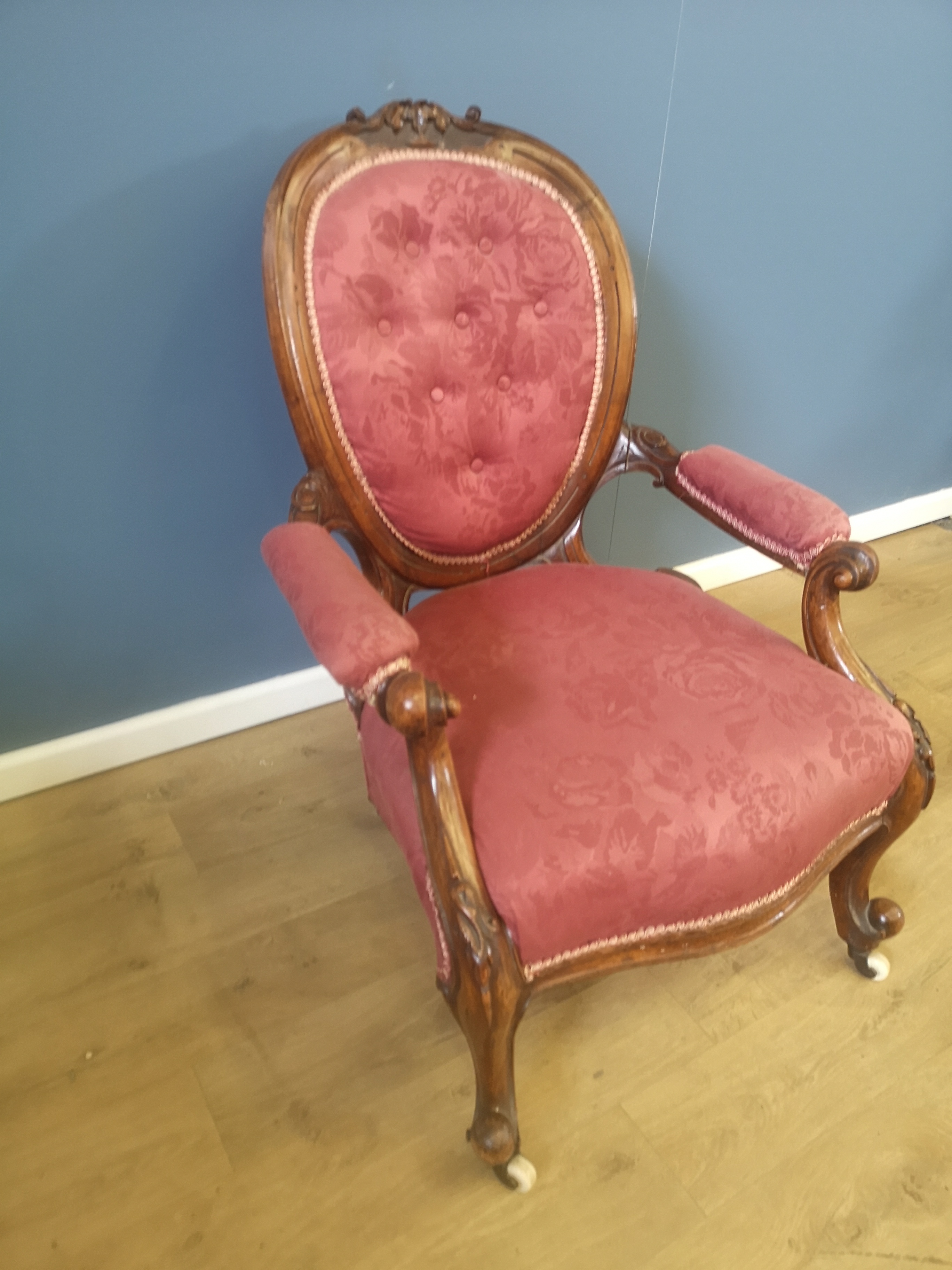 Victorian mahogany open armchair - Image 4 of 4