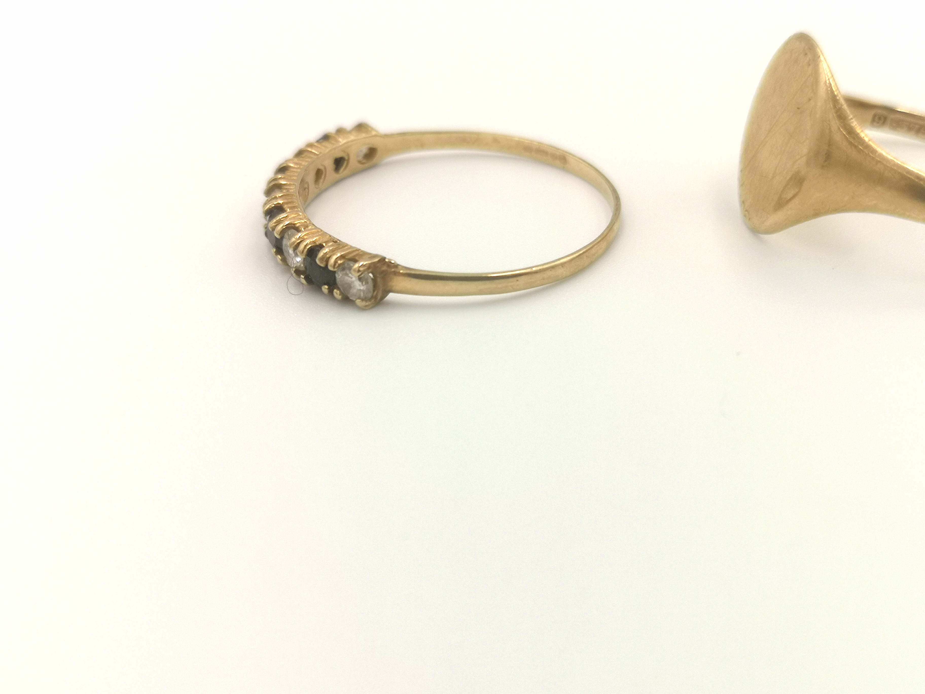 Two 9ct gold rings - Image 2 of 4