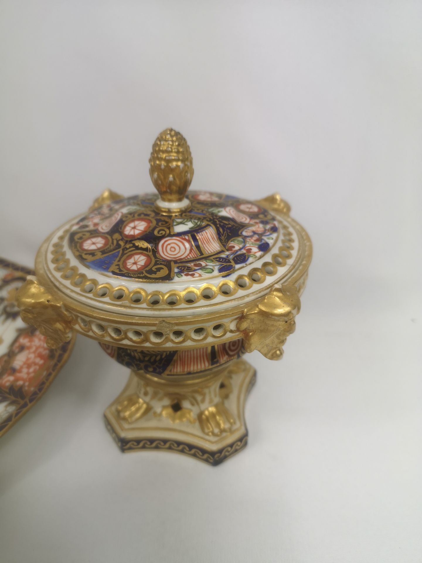 Four Royal Crown Derby pot pourri dishes together with a Royal Crown Derby plate - Image 6 of 7