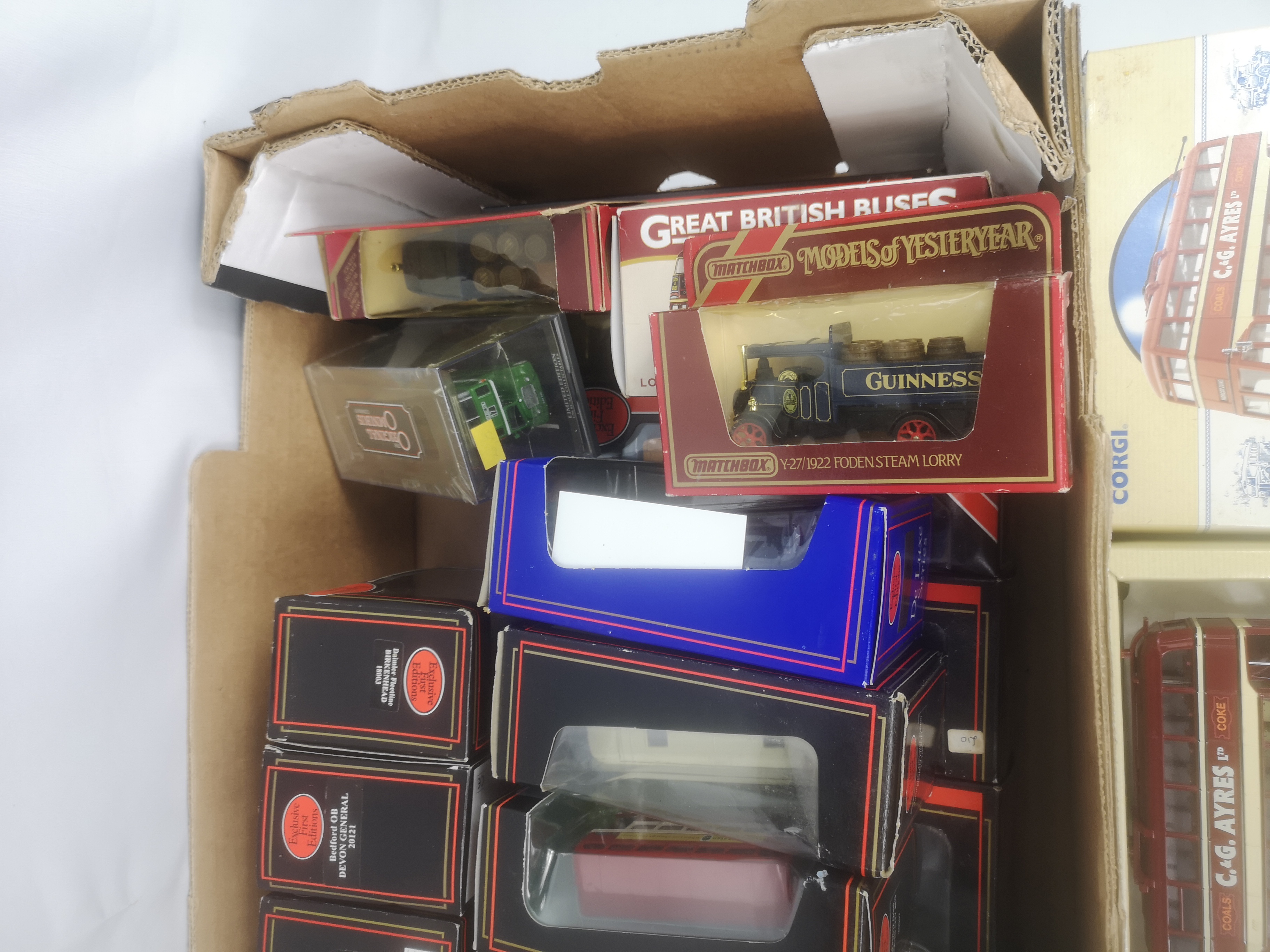 Collection of boxed model buses, to include Corgi - Image 5 of 6