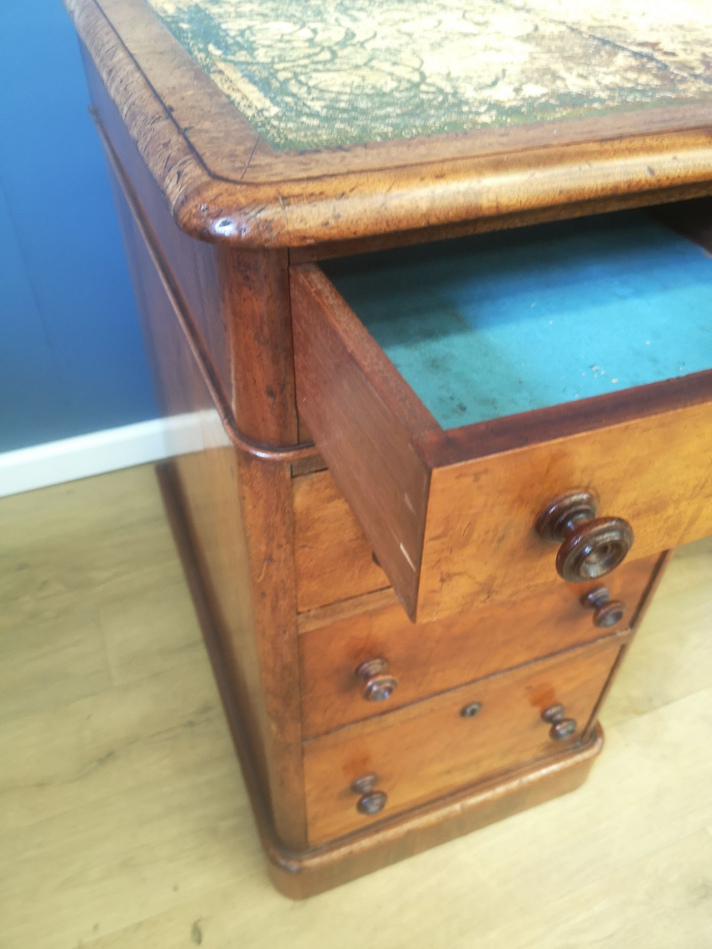 Mahogany pedestal desk - Image 6 of 6