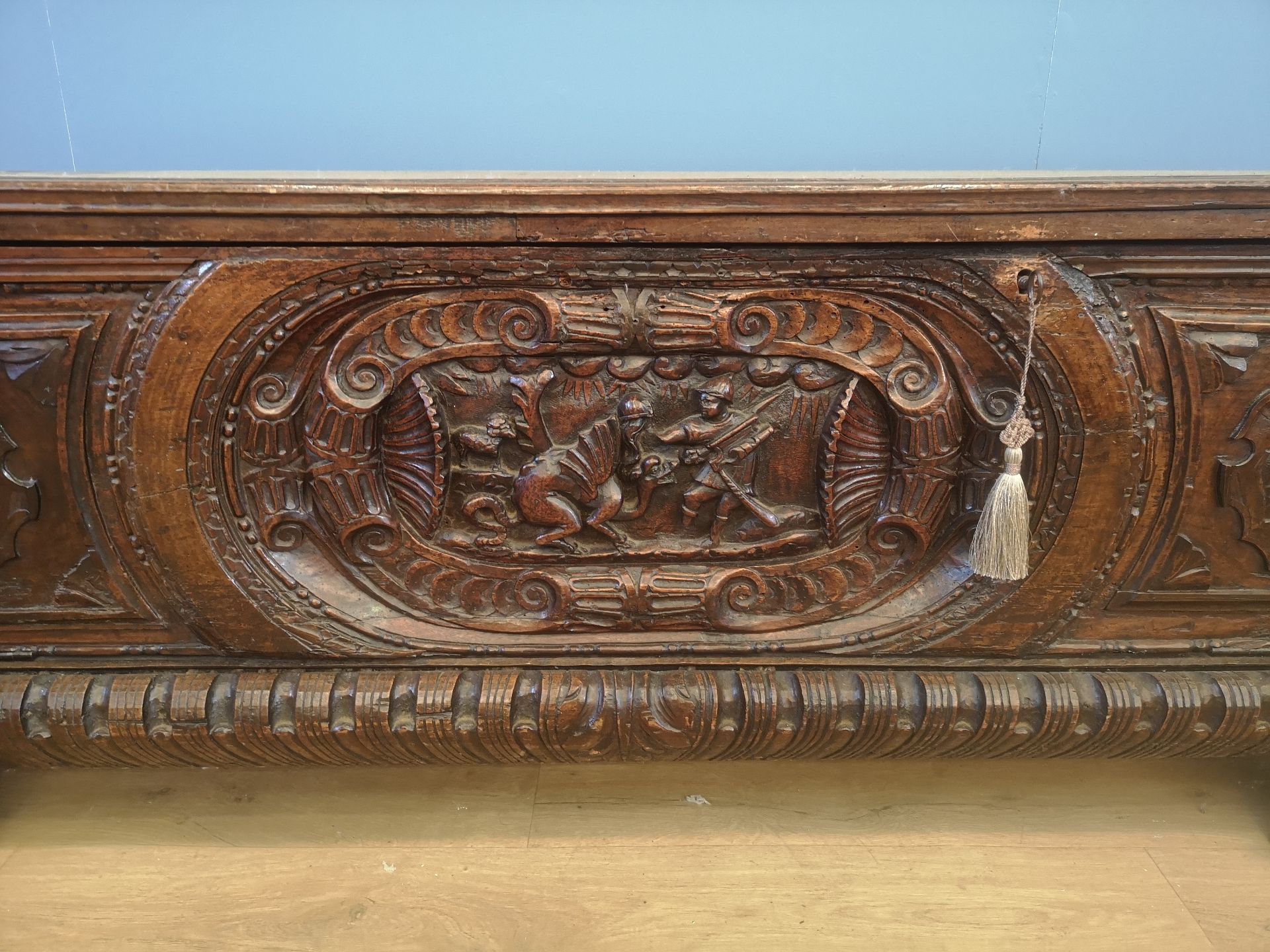 18th century oak chest - Image 4 of 6