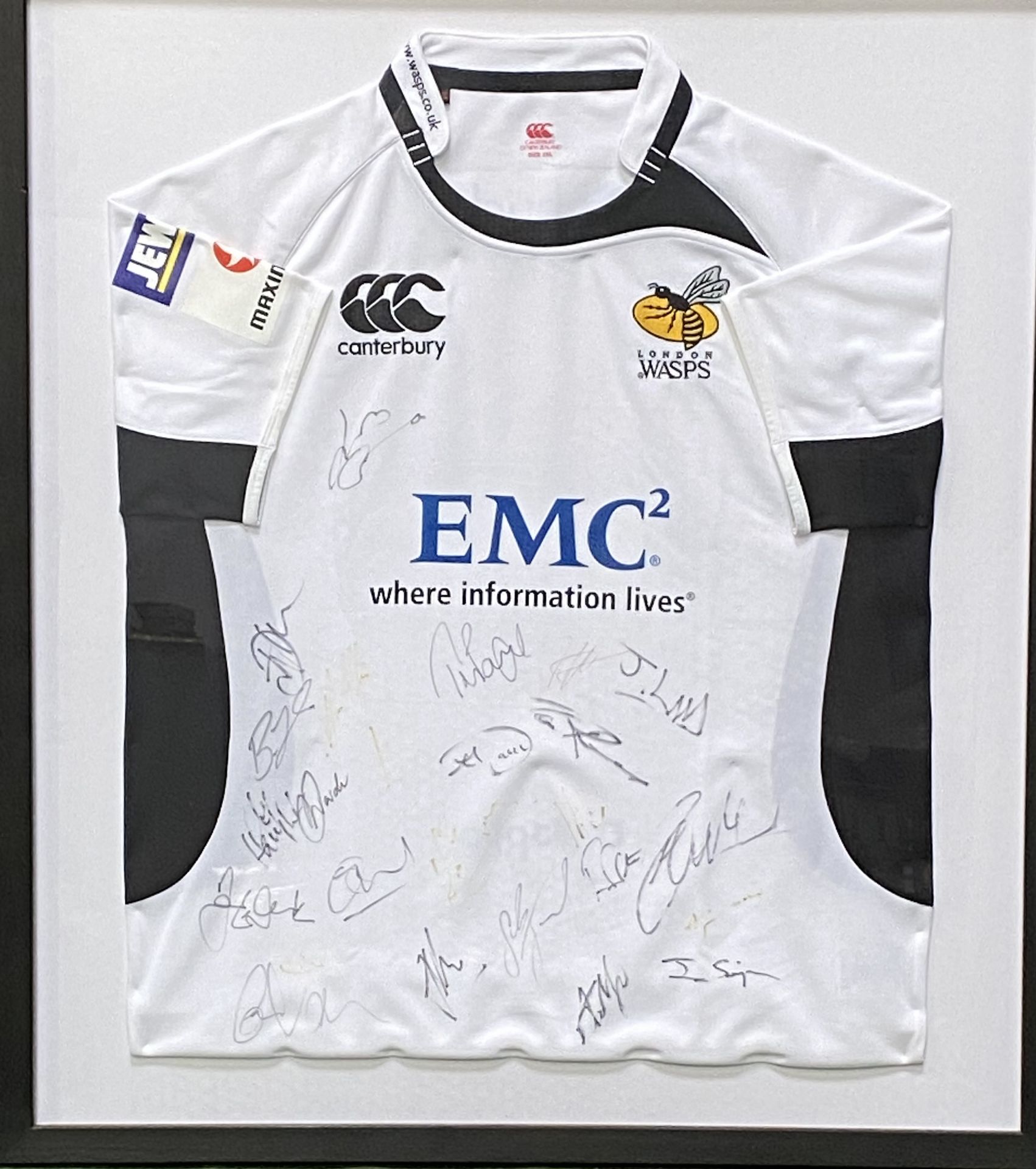 Framed and glazed London Wasps rugby shirt - Image 2 of 3