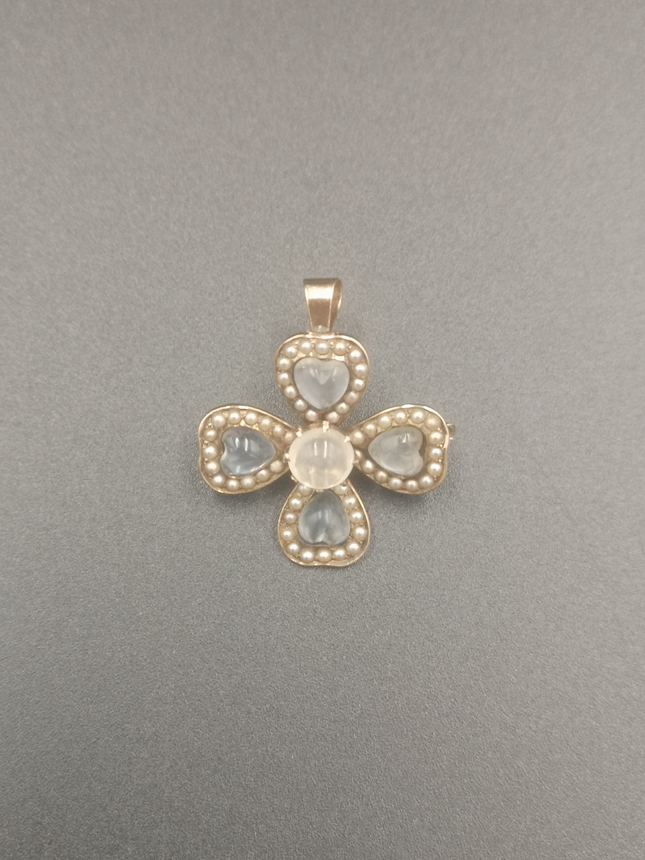 Gold flower pendant set with moonstone - Image 3 of 6