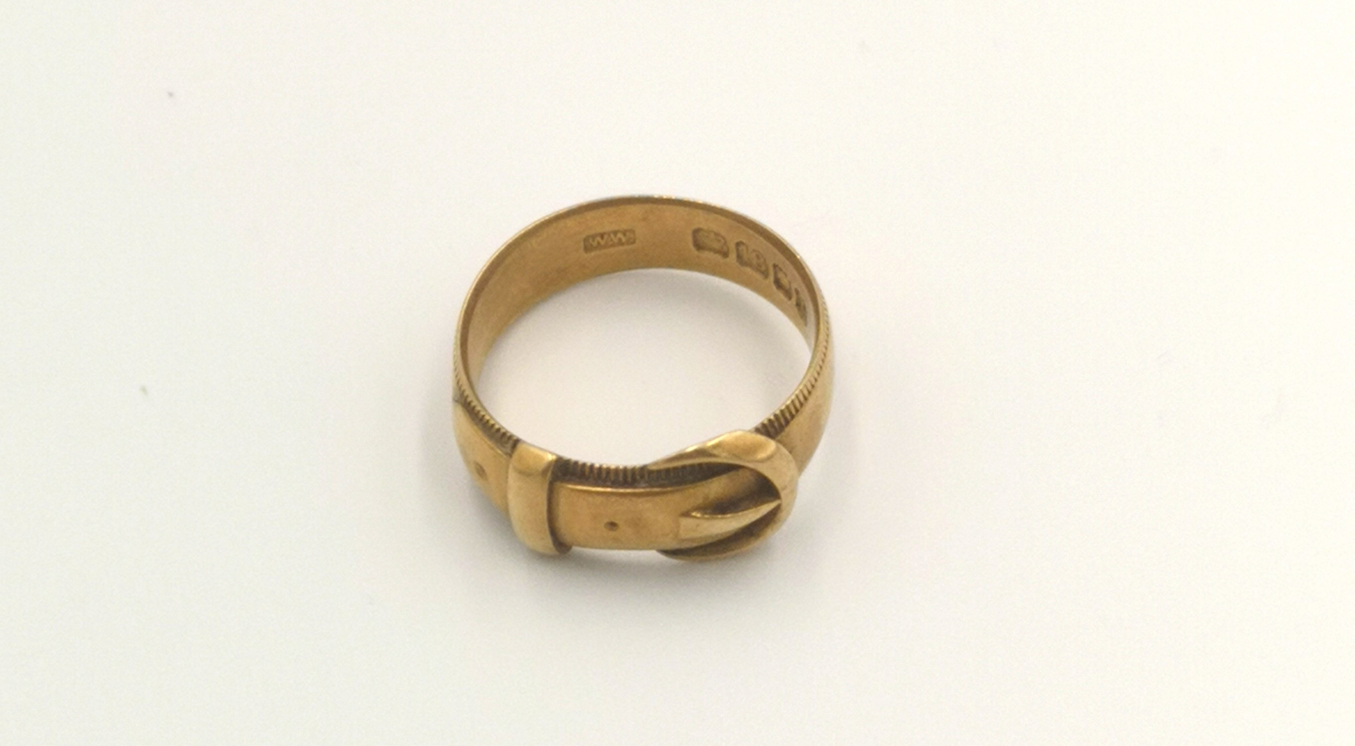 18ct gold ring