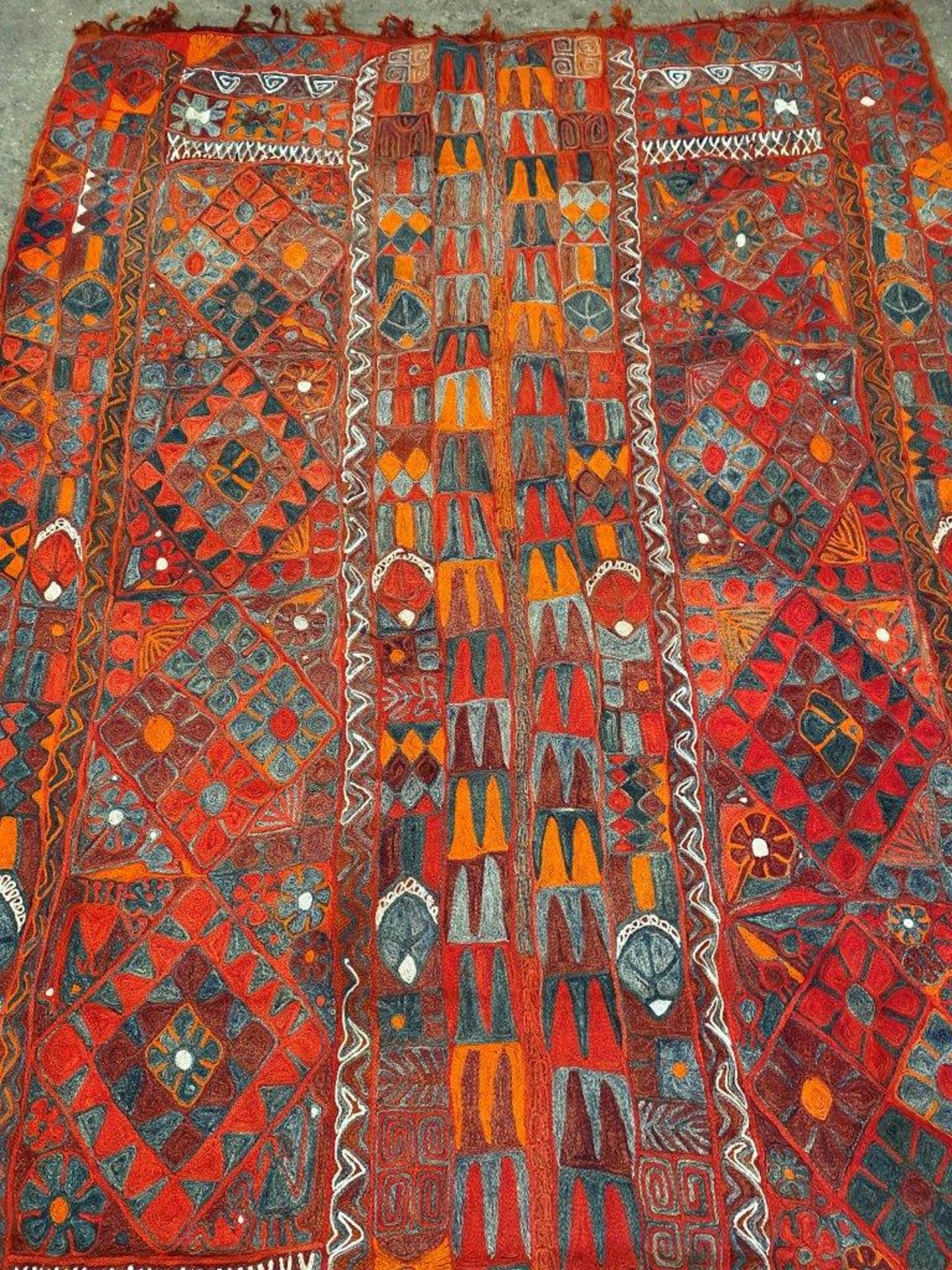 Hand made red ground rug - Image 2 of 3