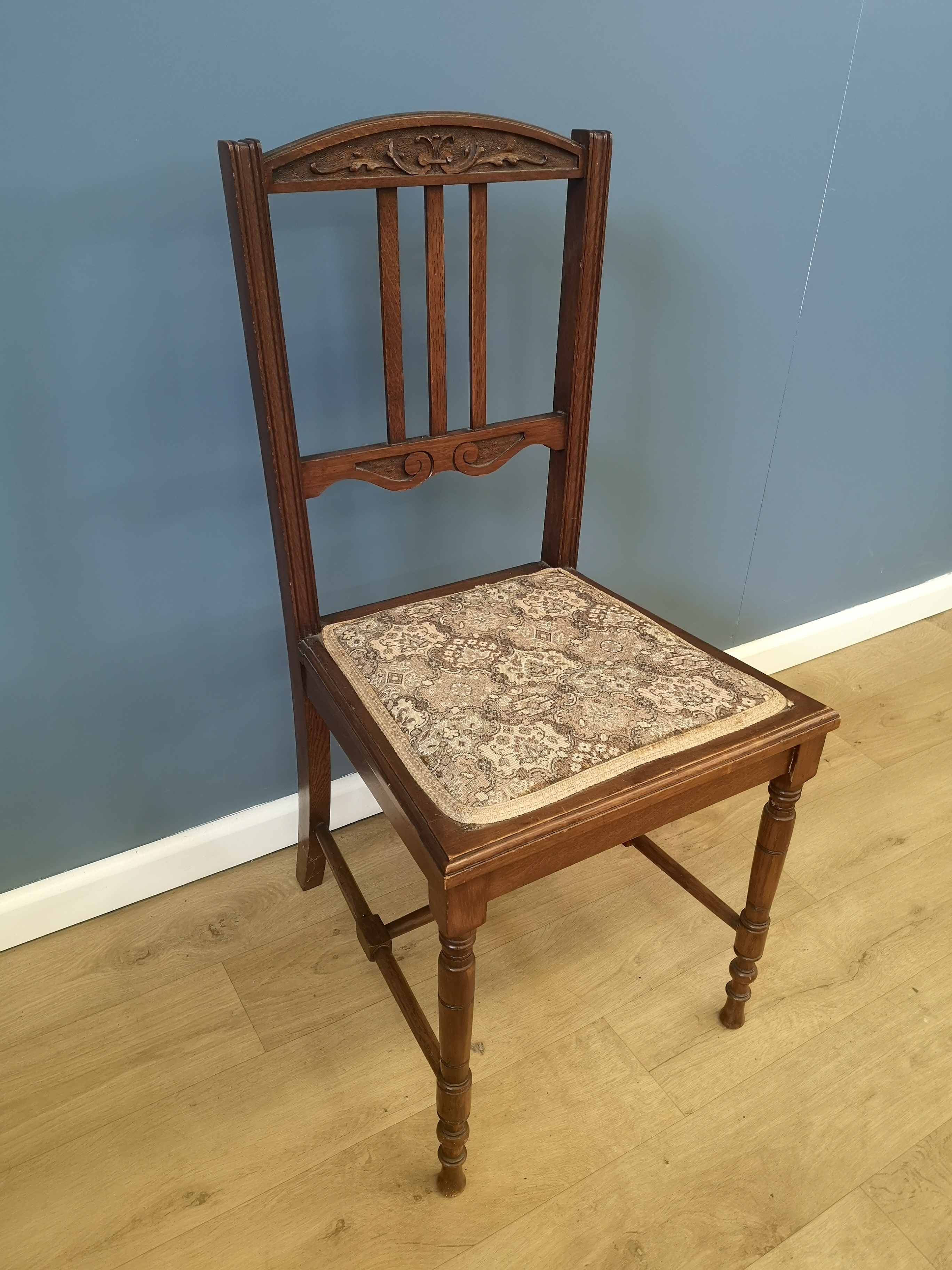 Two oak rail back dining chairs - Image 5 of 6