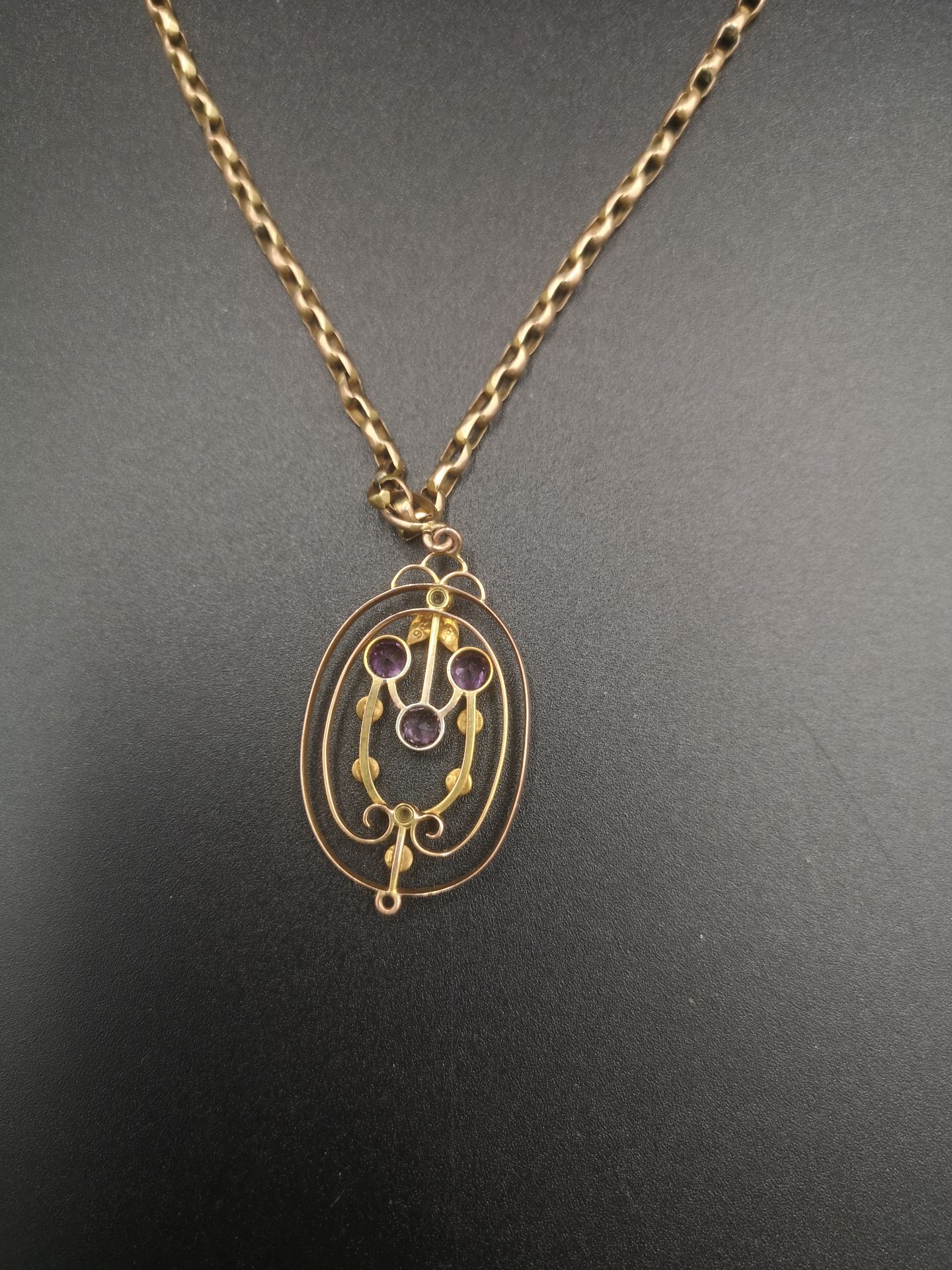 Yellow metal necklace with 9ct gold pendant - Image 2 of 5