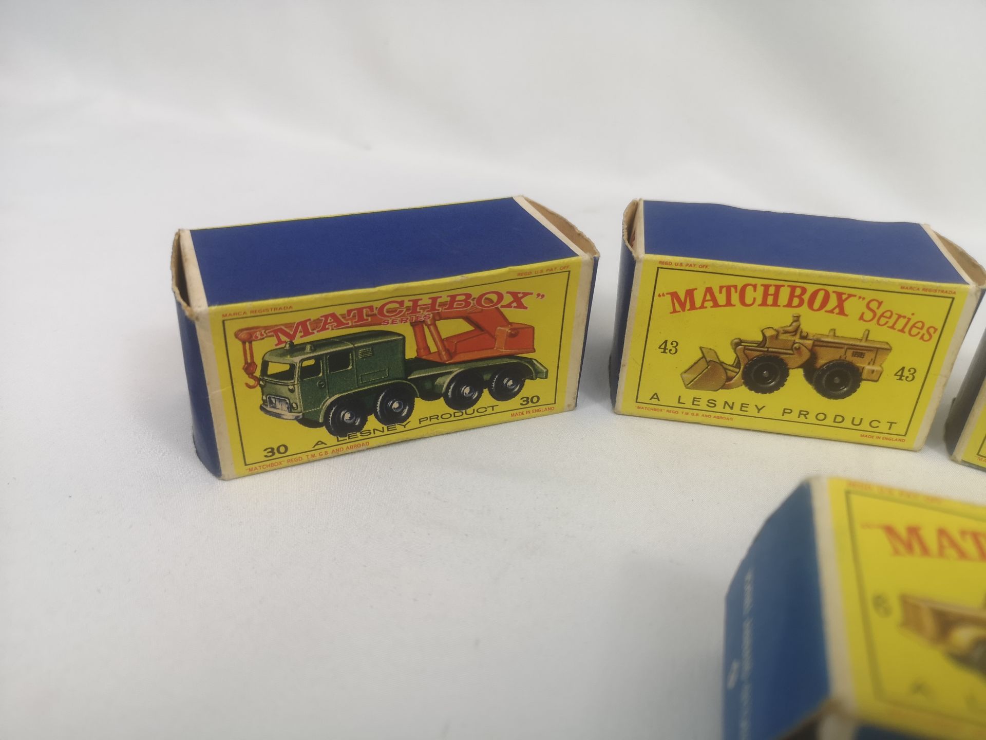 Five boxed Matchbox Series vehicles - Bild 2 aus 6