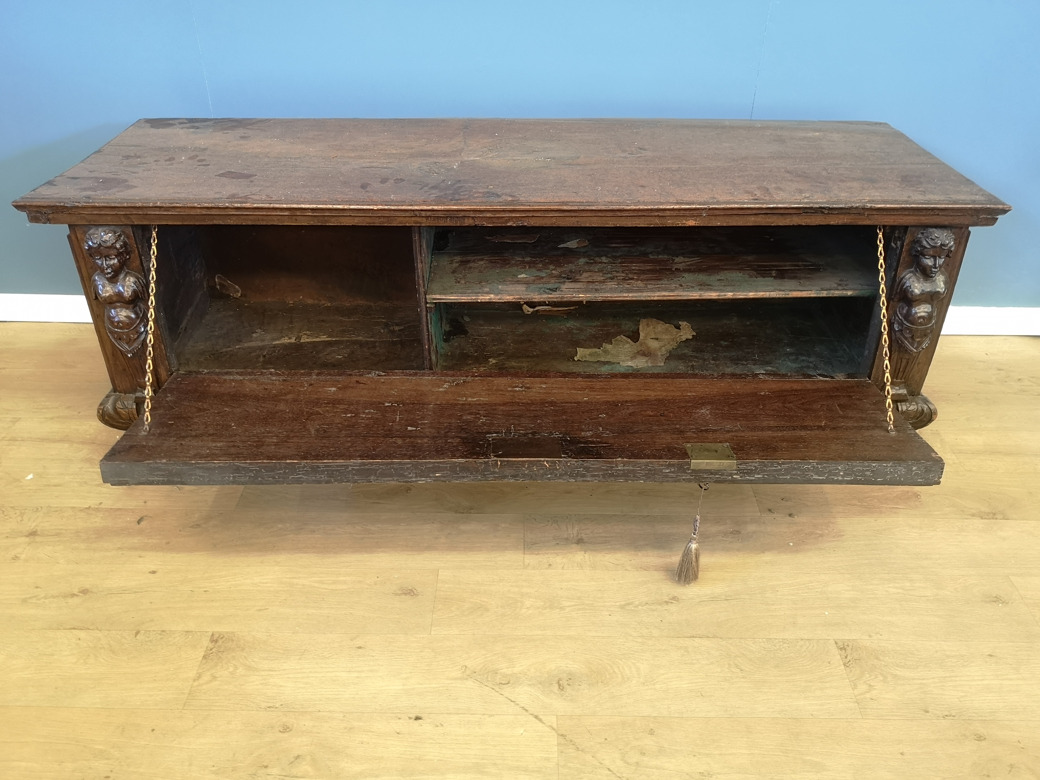 18th century oak chest - Image 6 of 6