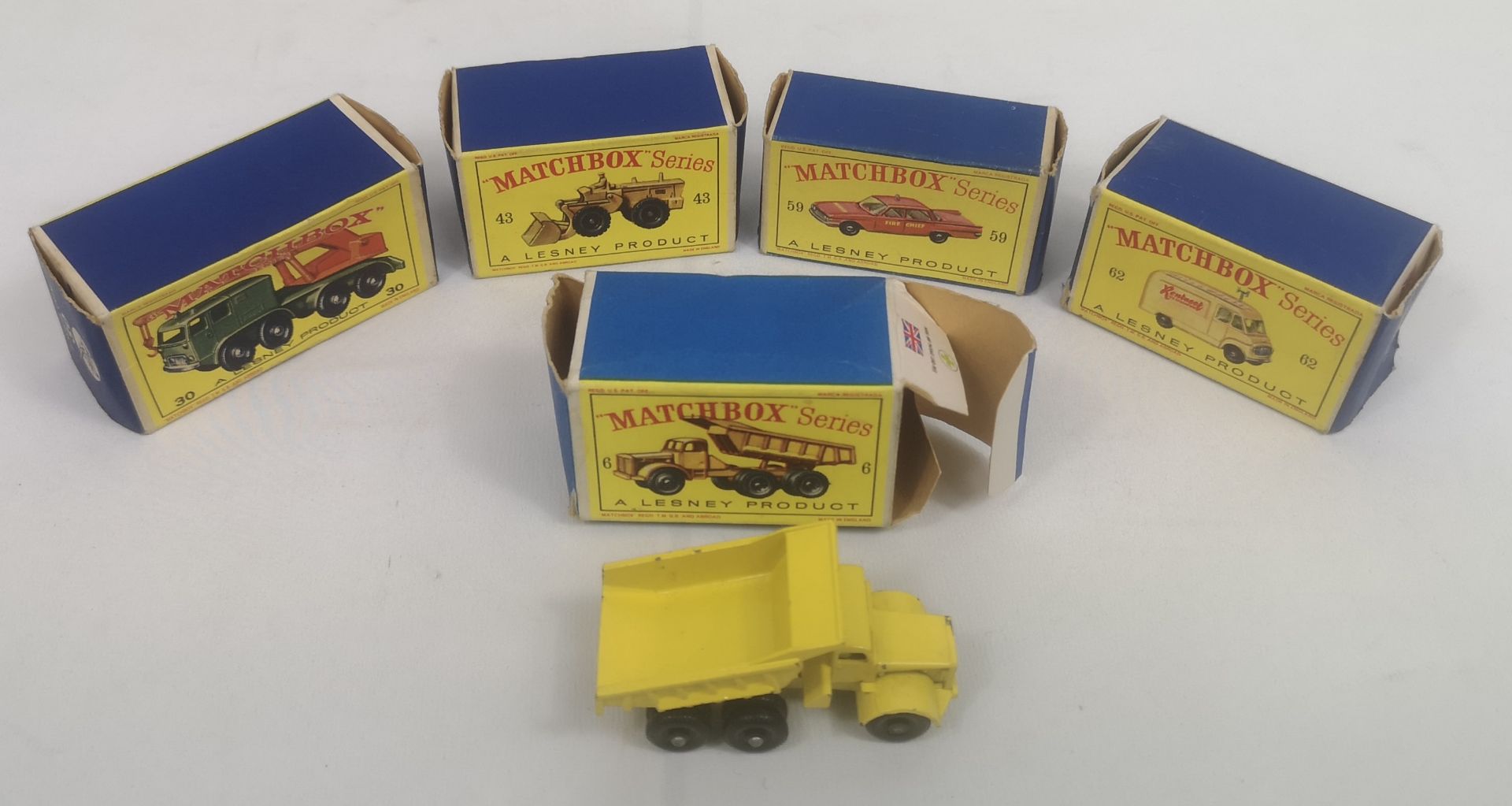 Five boxed Matchbox Series vehicles - Bild 6 aus 6