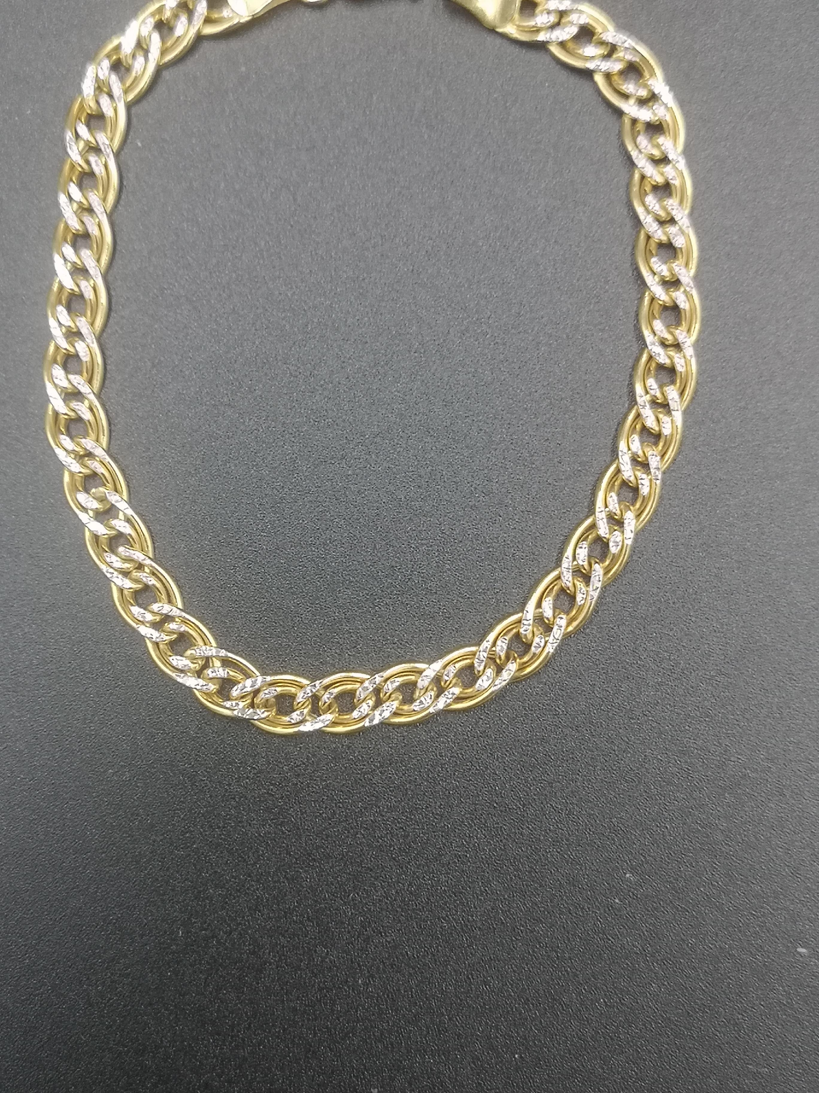 9ct gold curb link bracelet - Image 3 of 4