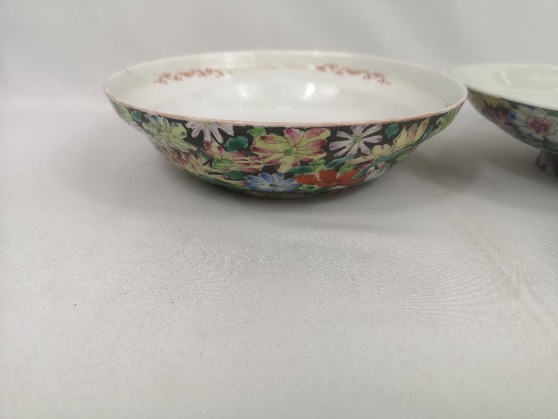 Two Chinese bowls with Qianlong marks to base - Image 2 of 4