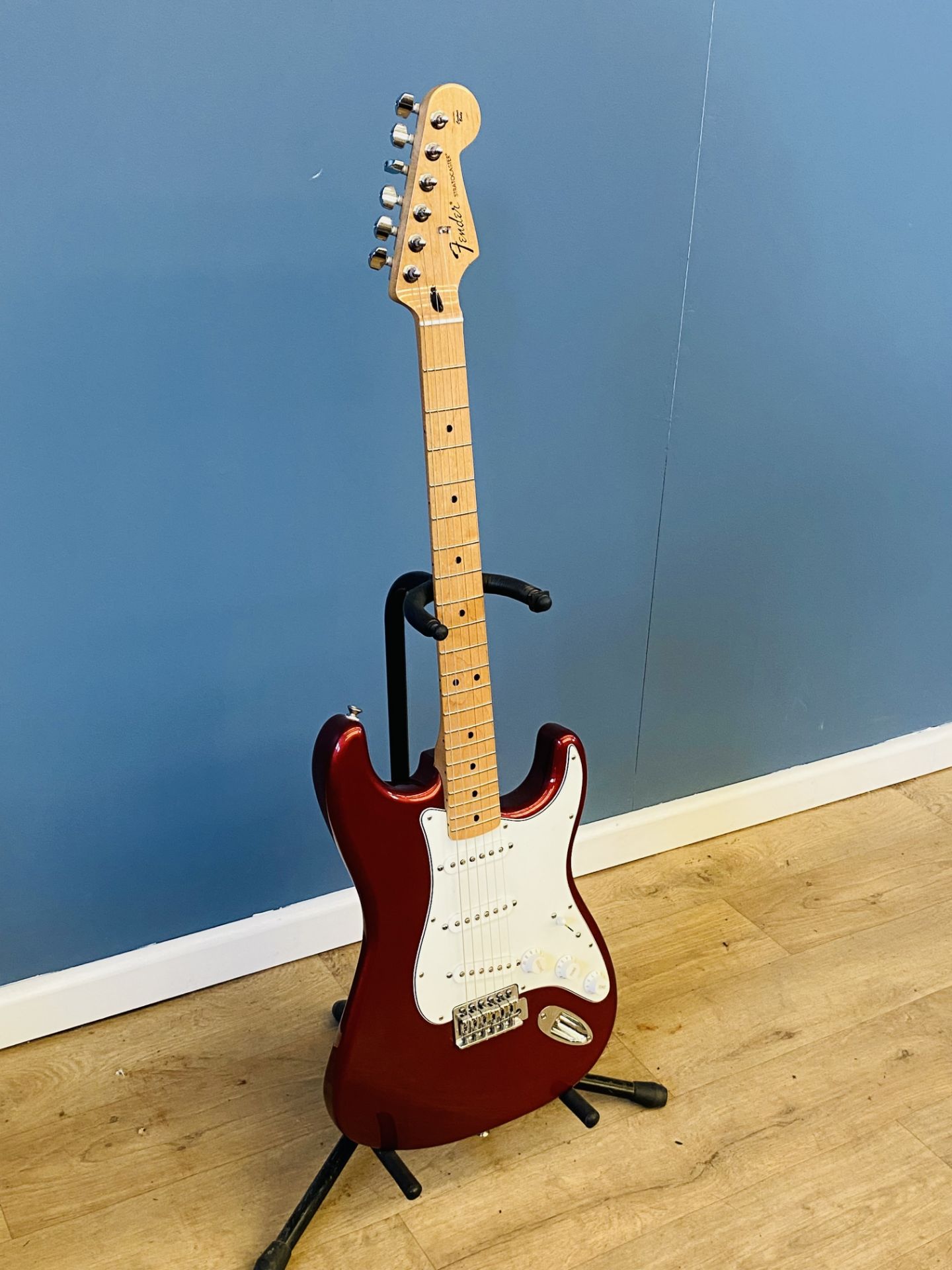 Fender Stratocaster - Image 2 of 4