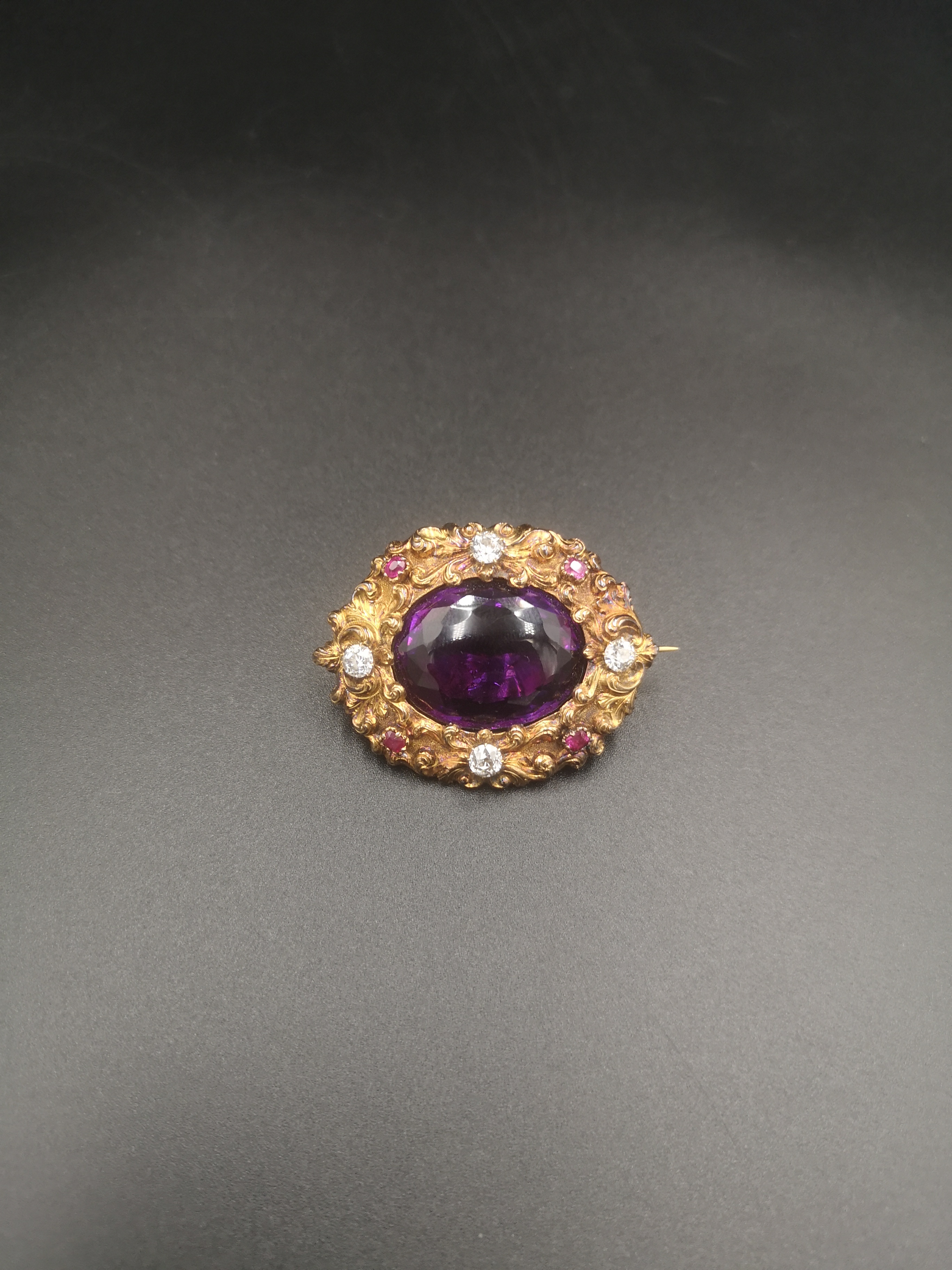 Brooch set with amethyst, diamonds and rubies - Image 3 of 4