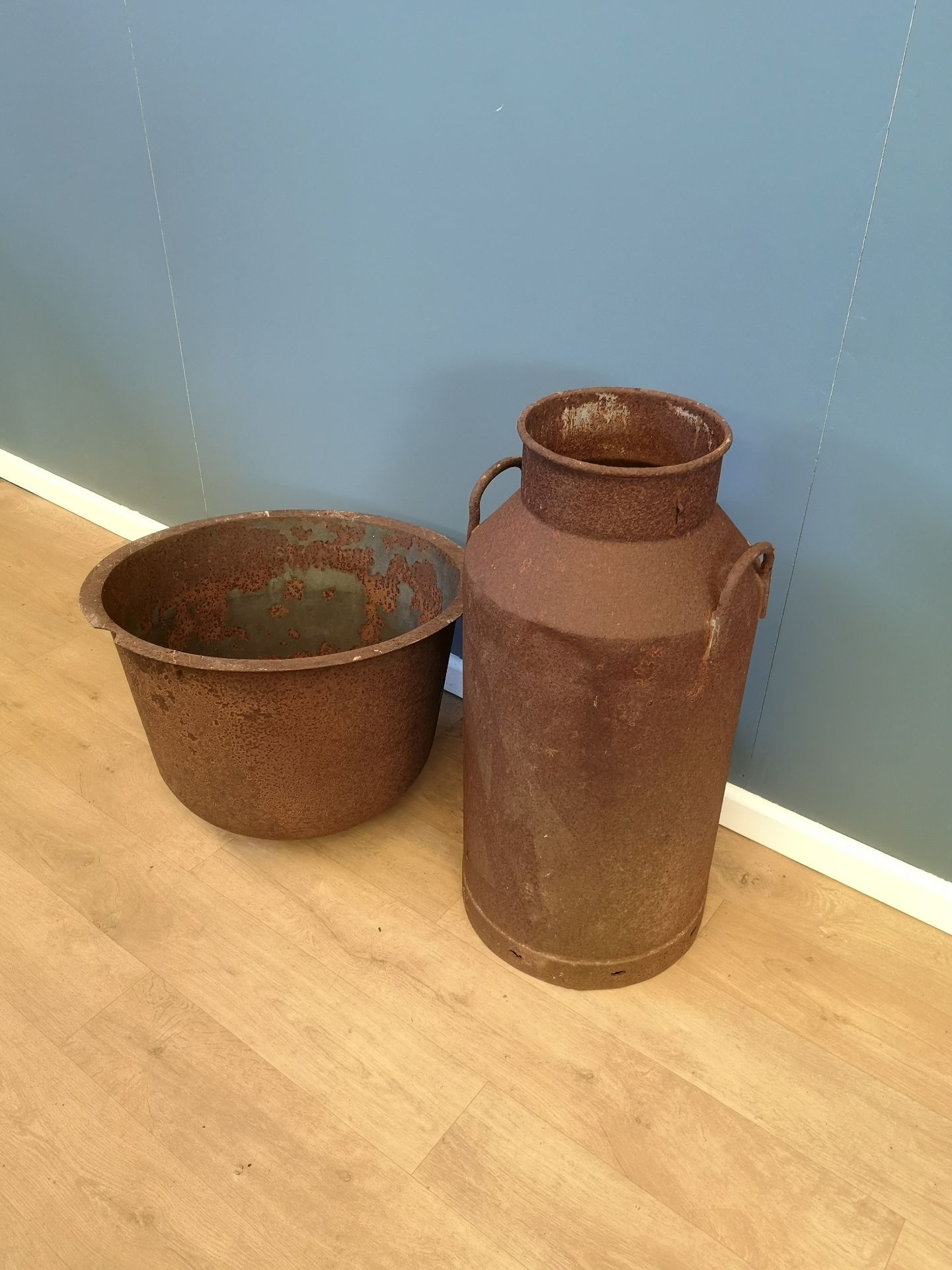 Galvanised milk churn and planter - Image 2 of 4