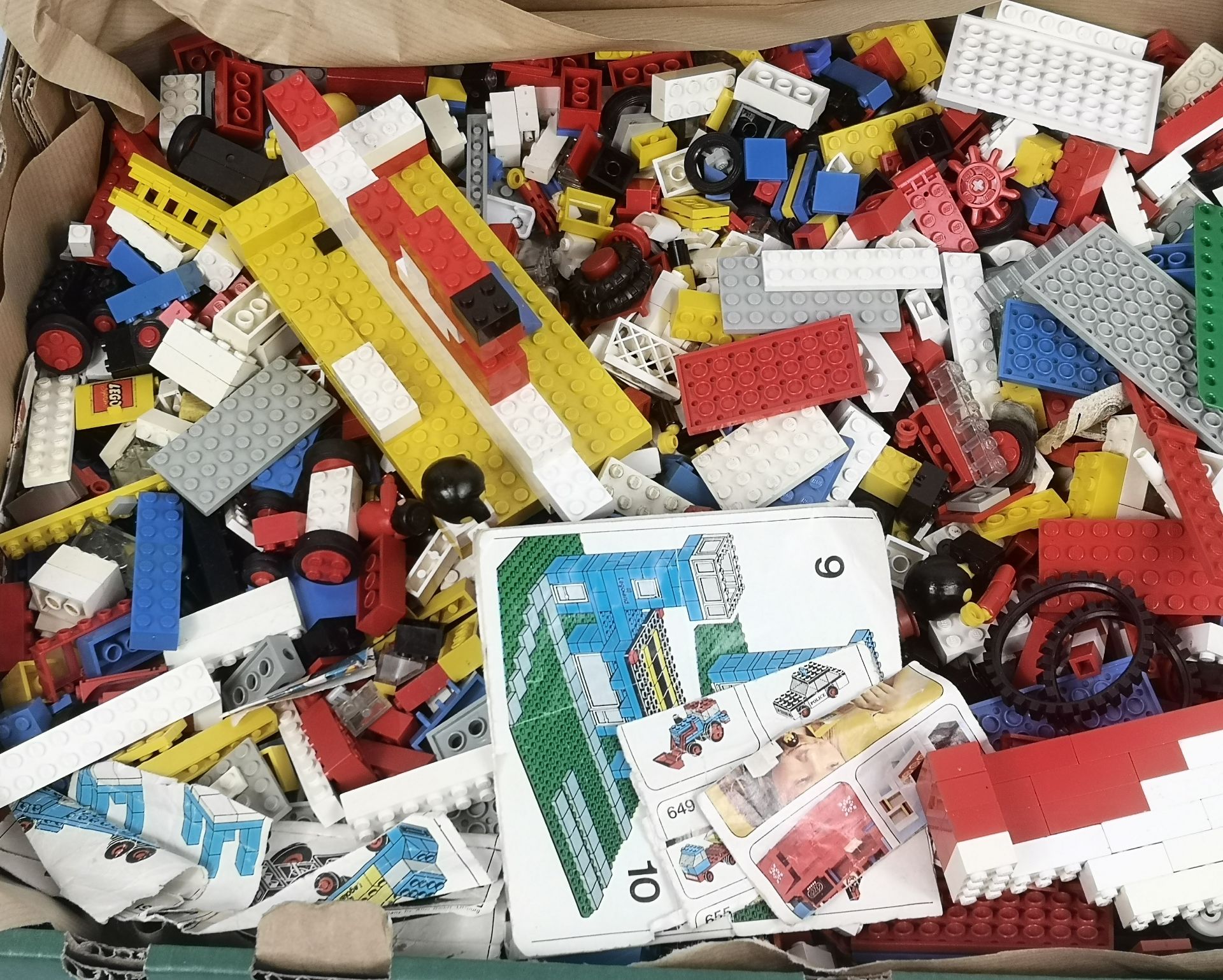 Quantity of Lego - Image 2 of 3
