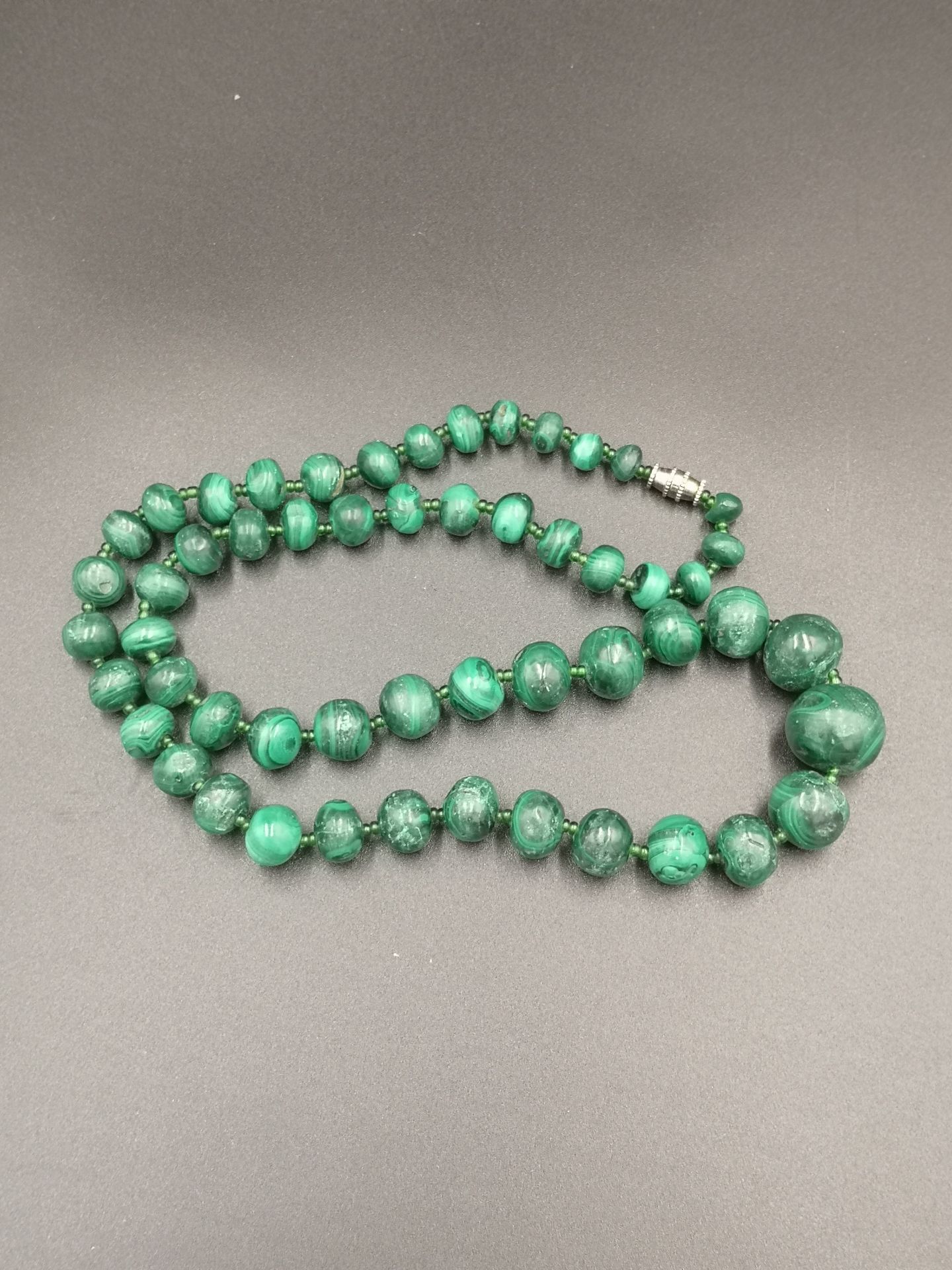 Malachite necklace together with an onyx necklace - Image 4 of 6