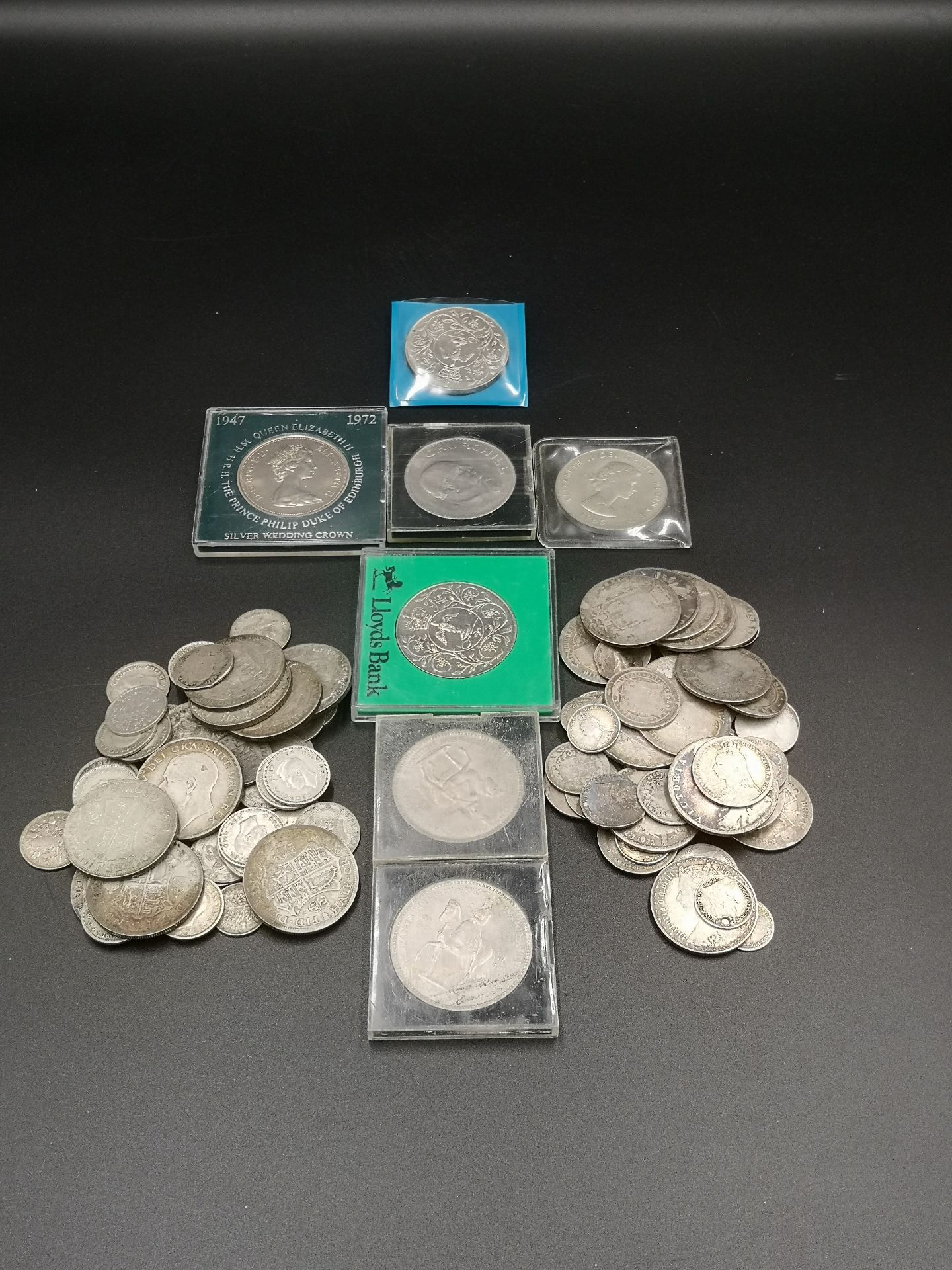 A collection of silver coins - Image 2 of 6