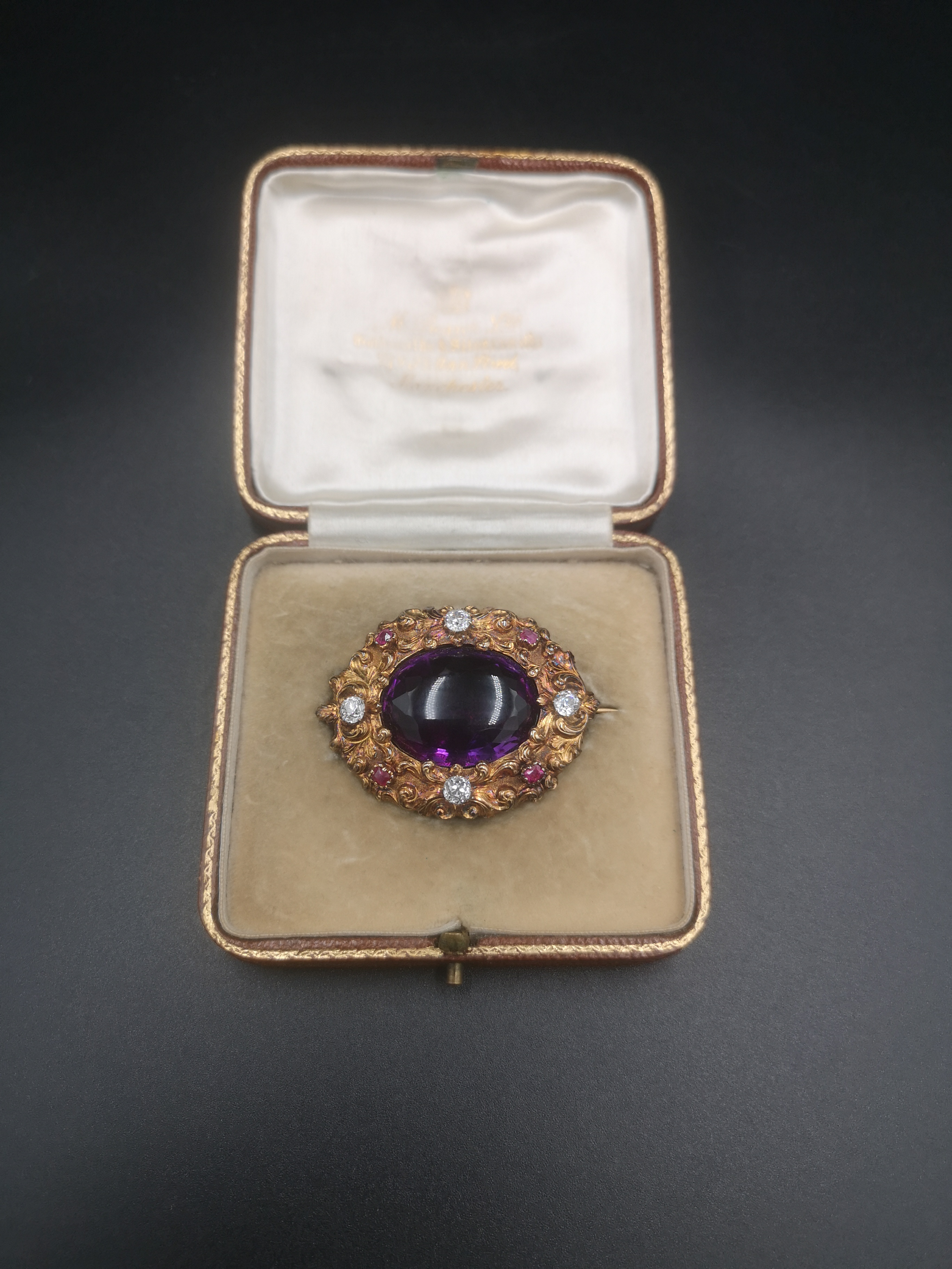 Brooch set with amethyst, diamonds and rubies - Image 2 of 4