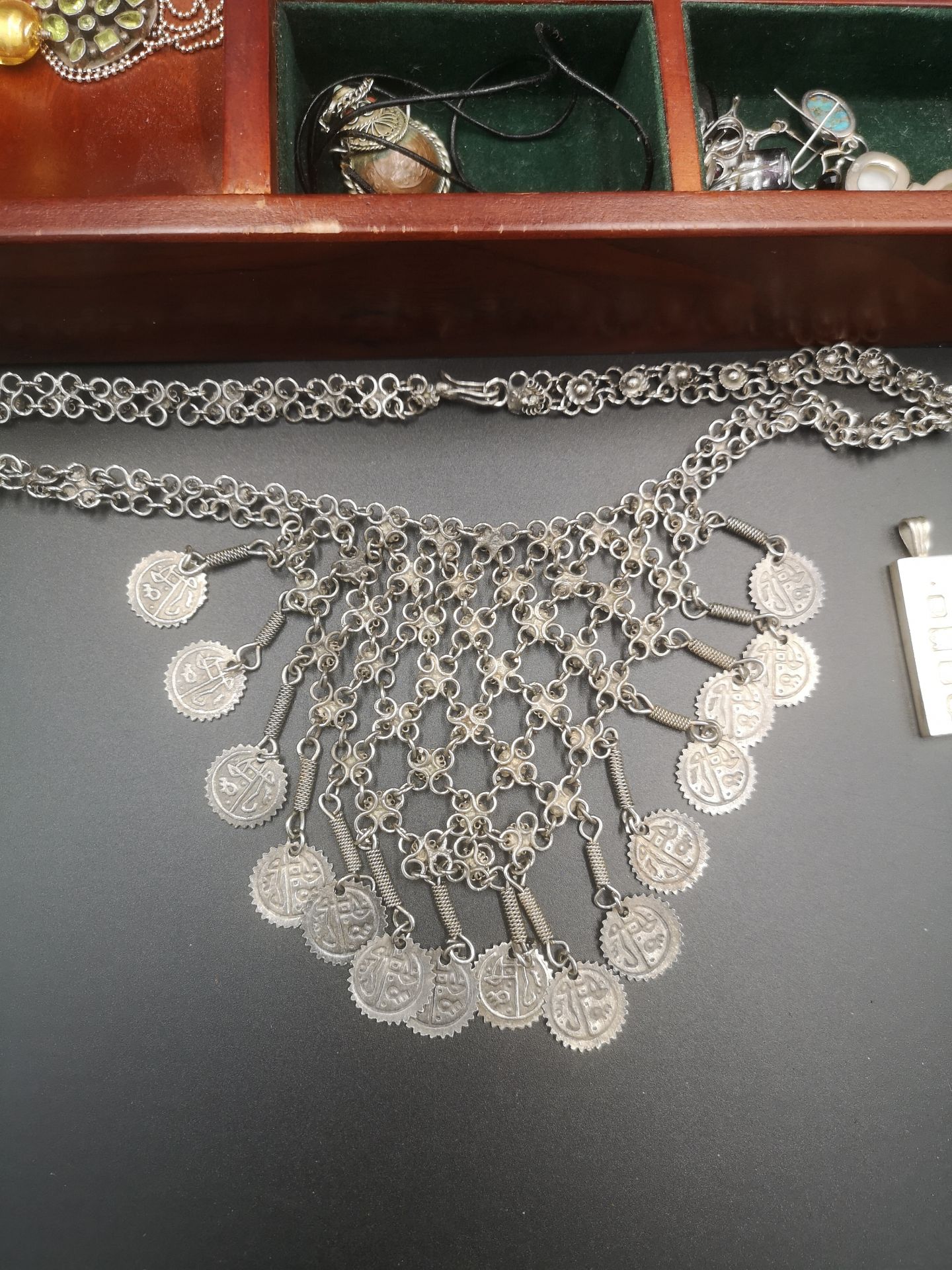 Quantity of silver and white metal jewellery - Image 4 of 6