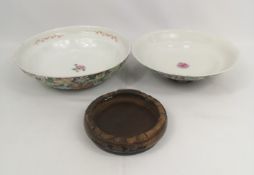 Two Chinese bowls with Qianlong marks to base