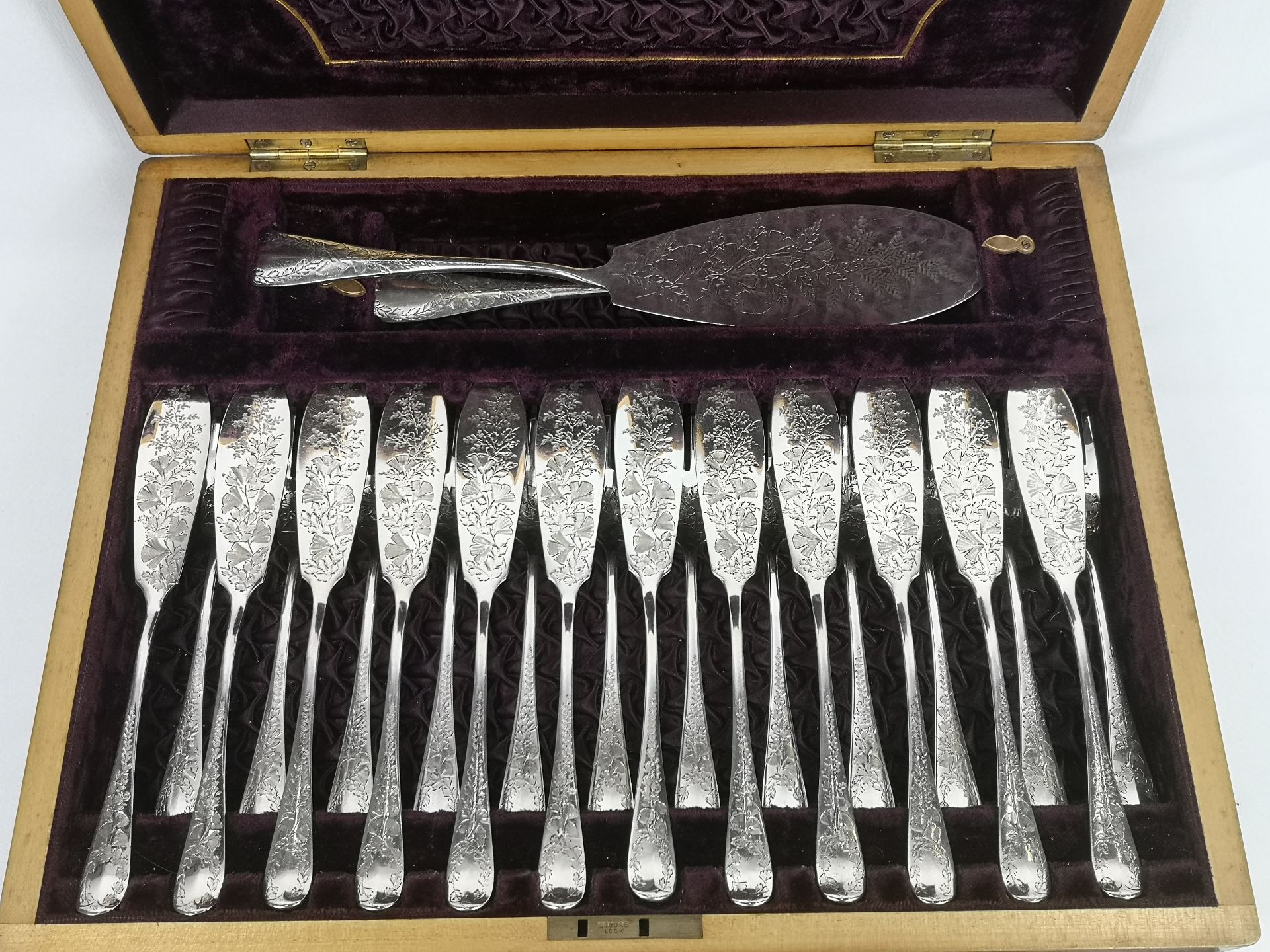 Canteen of silver plate fish knives and forks - Bild 4 aus 5