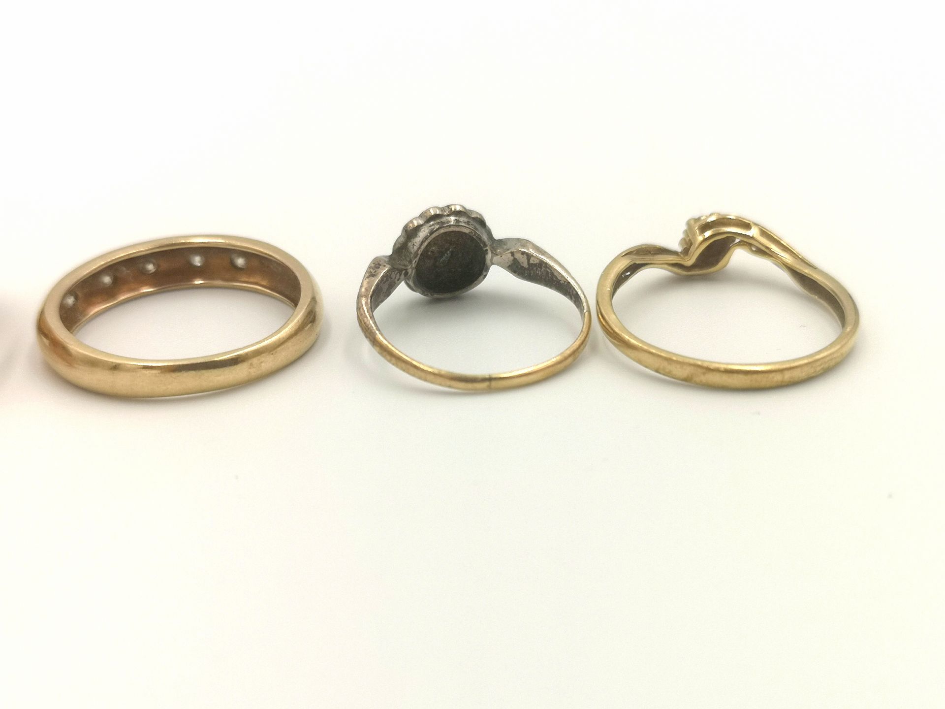 Five 9ct gold rings - Image 7 of 7