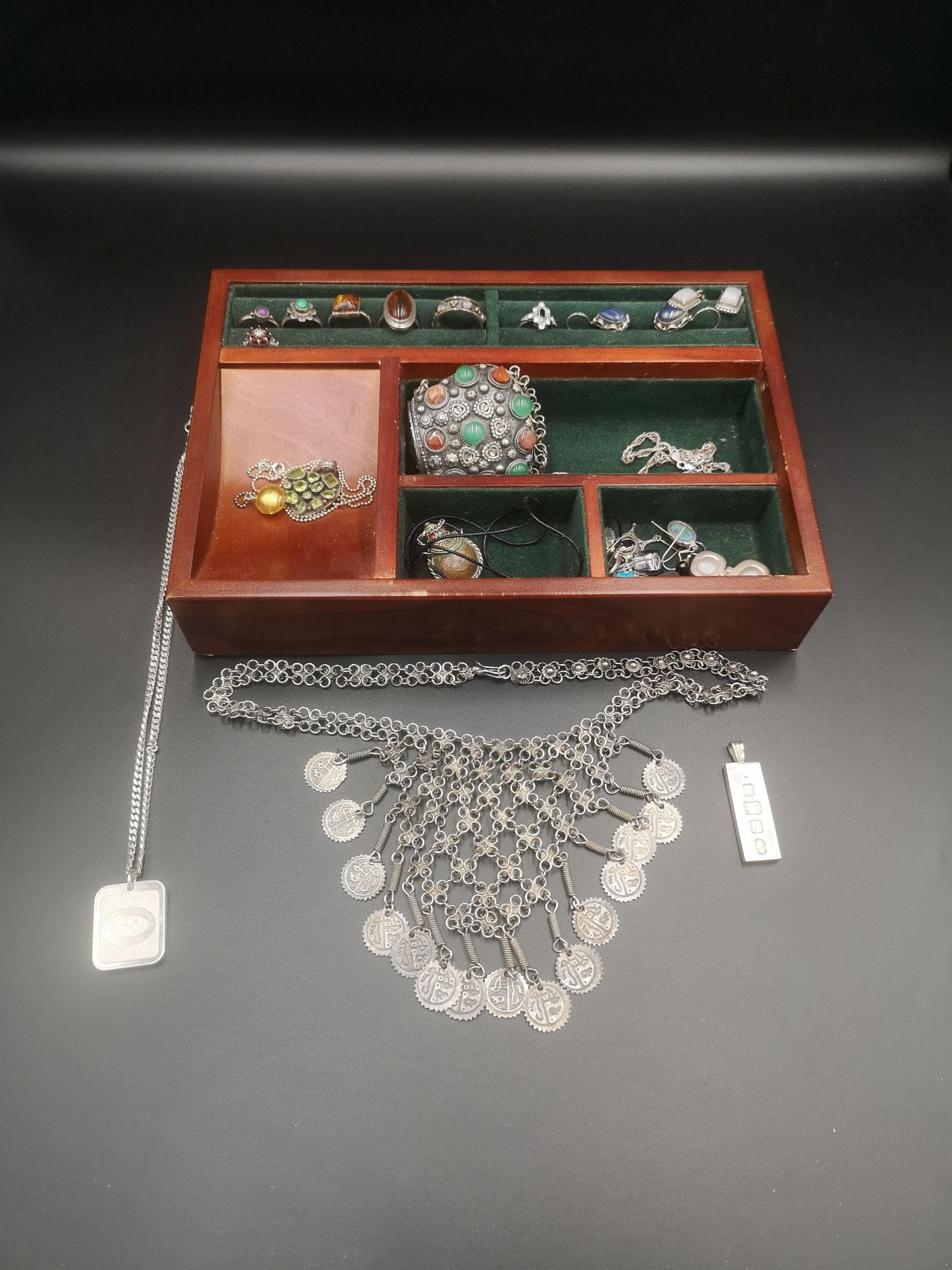 Quantity of silver and white metal jewellery