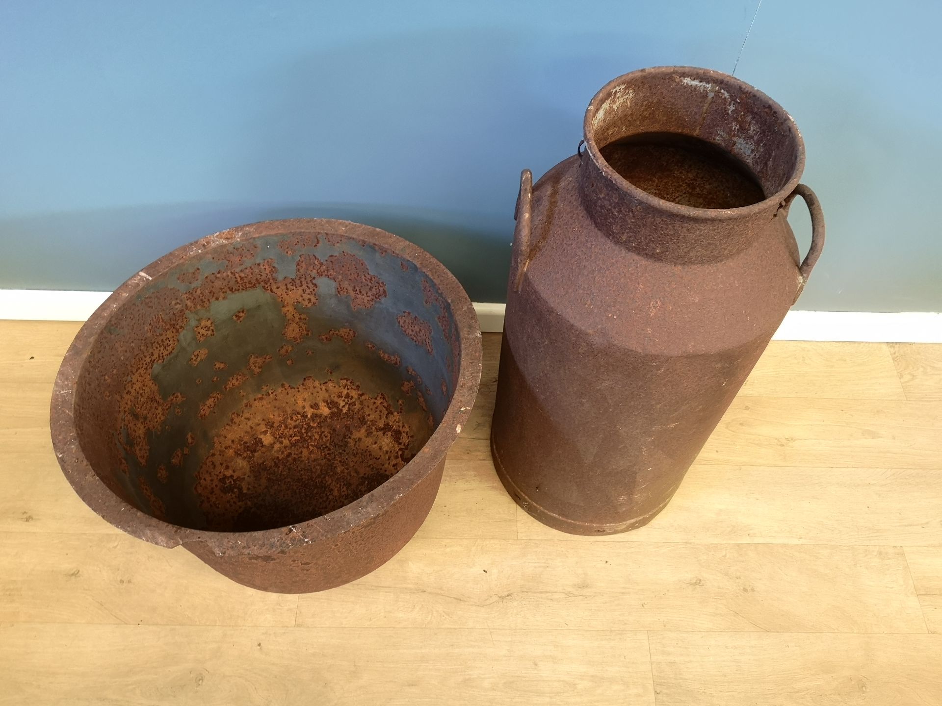 Galvanised milk churn and planter - Image 4 of 4