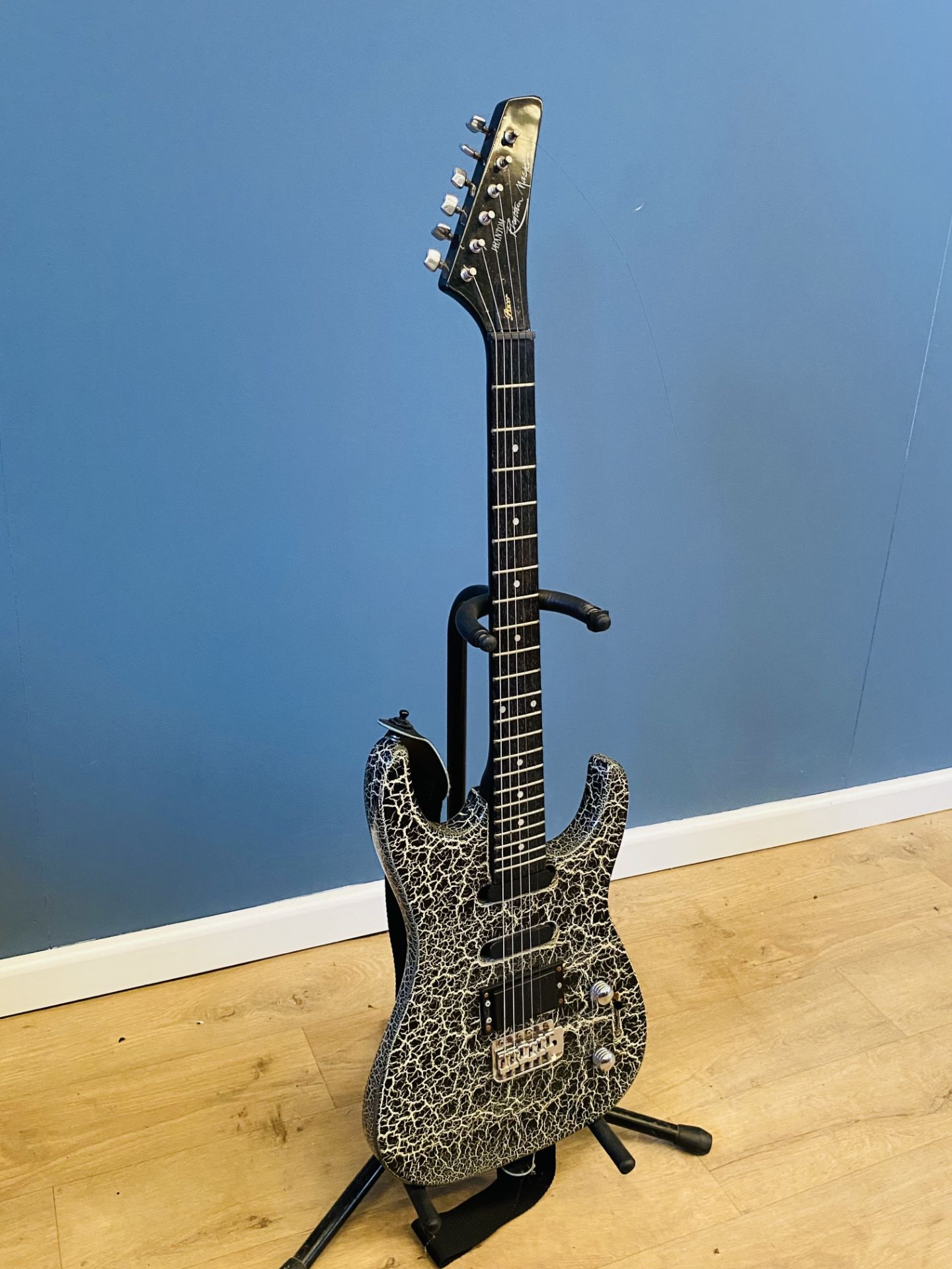 Pacer Phantom Rhythm Master electric guitar with crackle finish. - Image 4 of 4