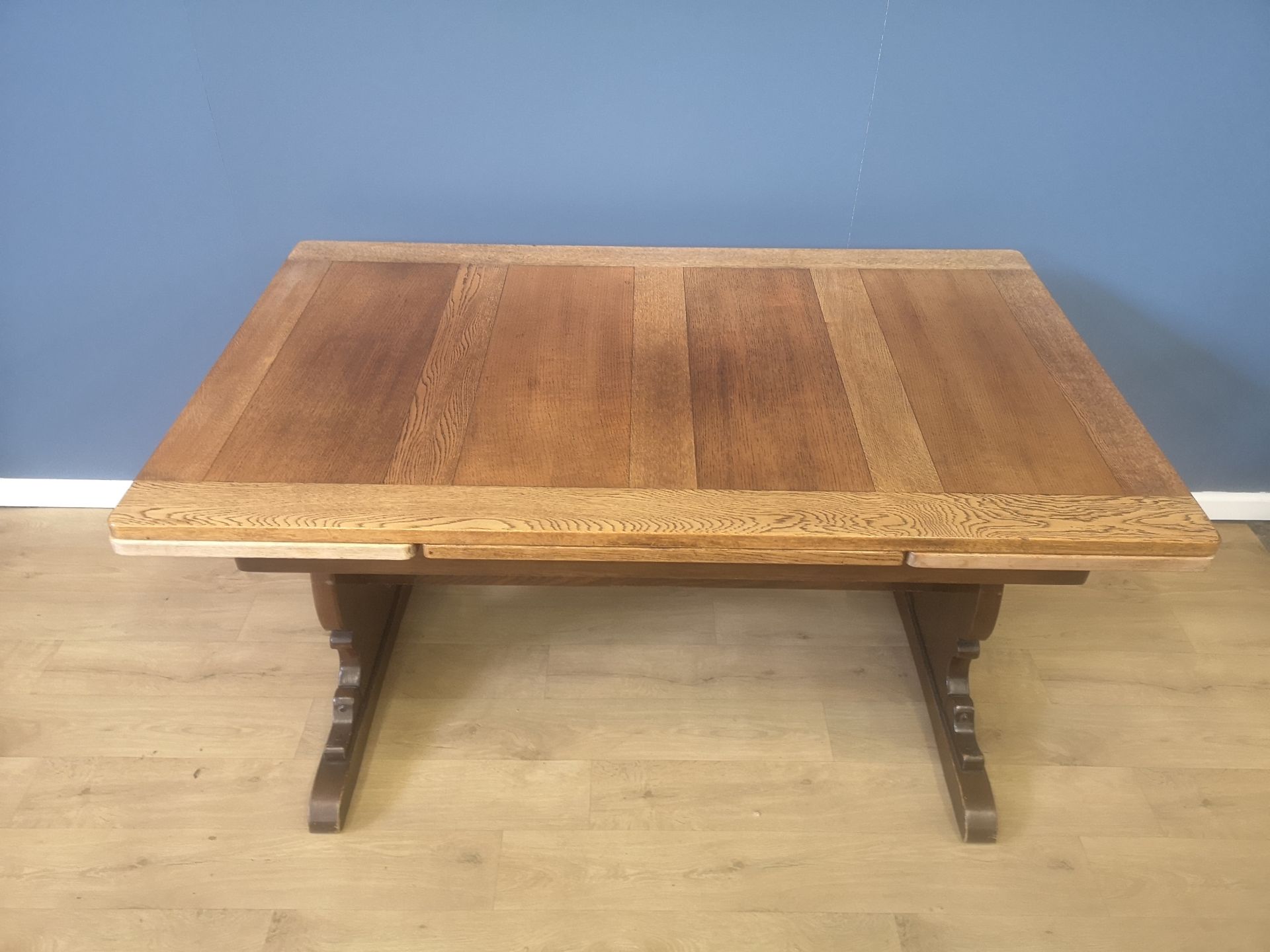 Ercol oak extending dining table - Image 2 of 5